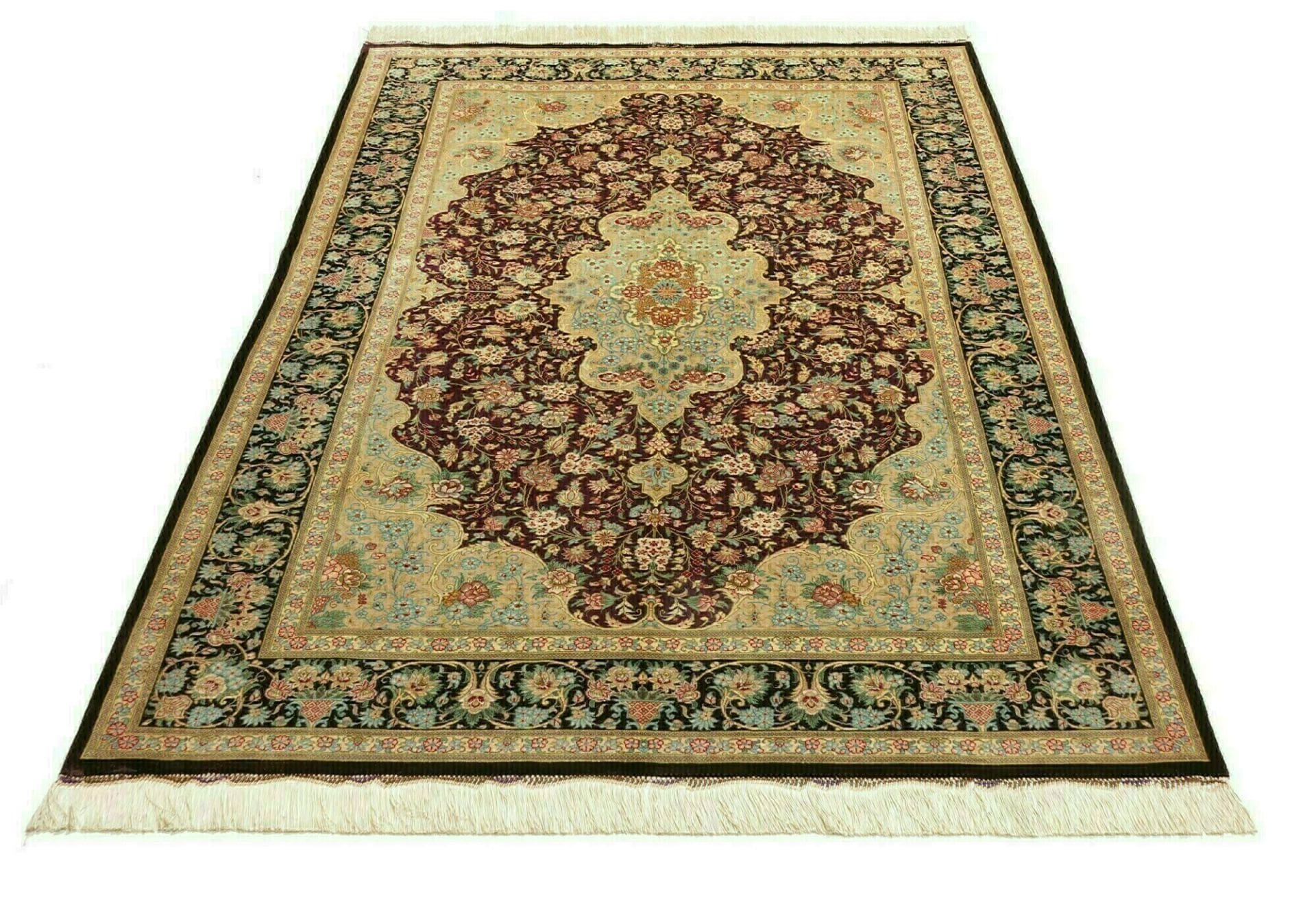 Ghom Perserteppich 136 × 200 cm aus Seide, handgeknüpft
