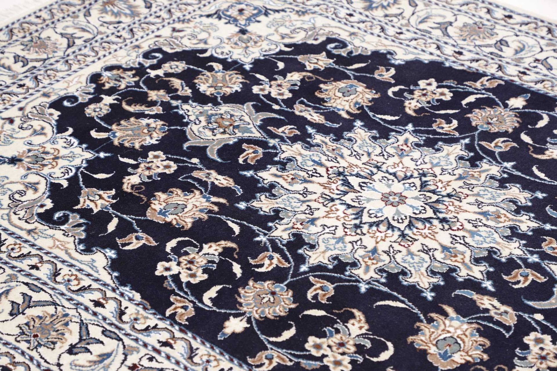 Nain Perserteppich 153 × 210 cm aus Wolle, handgeknüpft