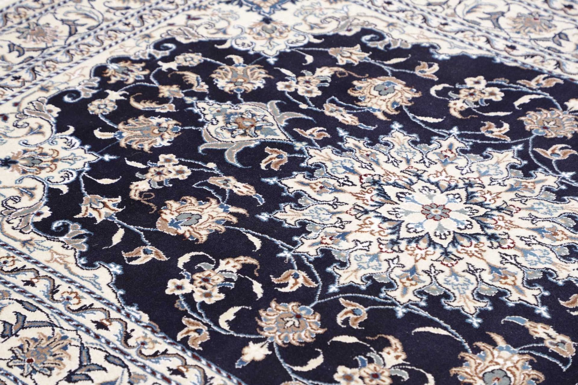 Nain Perserteppich 153 × 210 cm aus Wolle, handgeknüpft