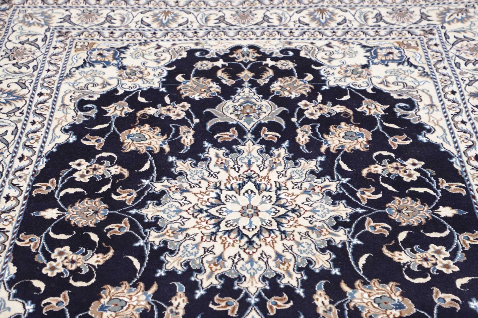 Nain Perserteppich 153 × 210 cm aus Wolle, handgeknüpft