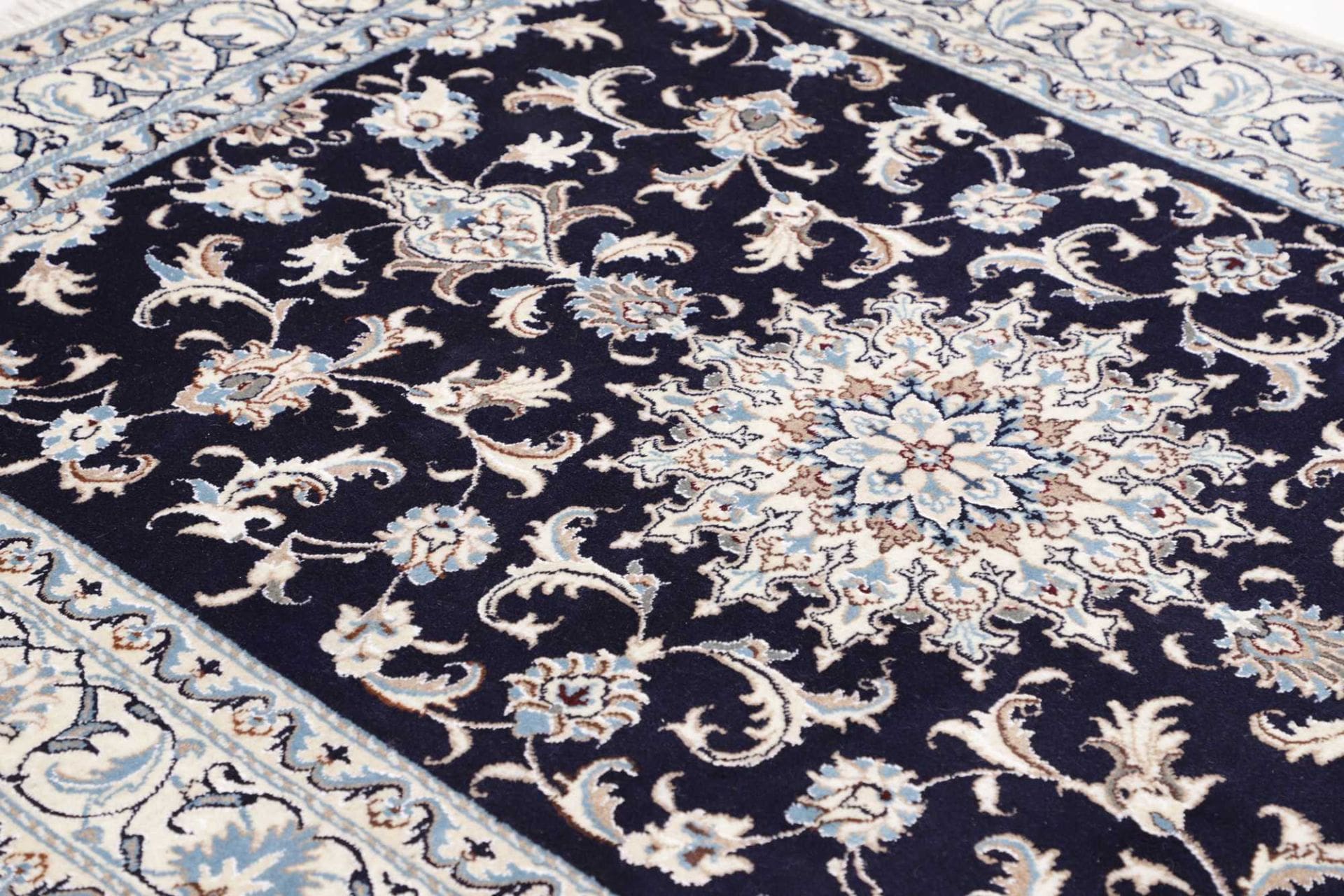 Nain Perserteppich 153 × 200 cm aus Wolle, handgeknüpft