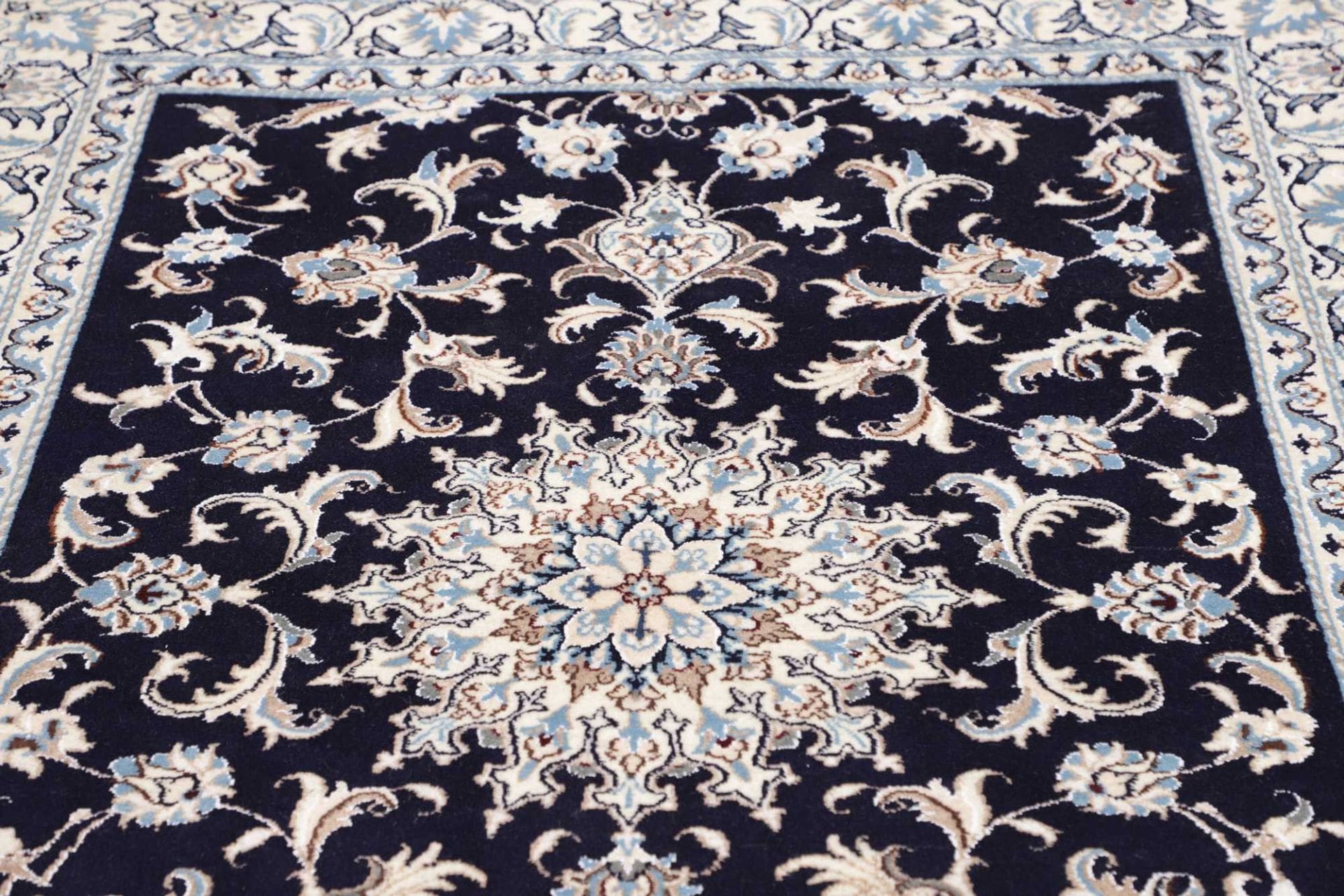 Nain Perserteppich 153 × 200 cm aus Wolle, handgeknüpft