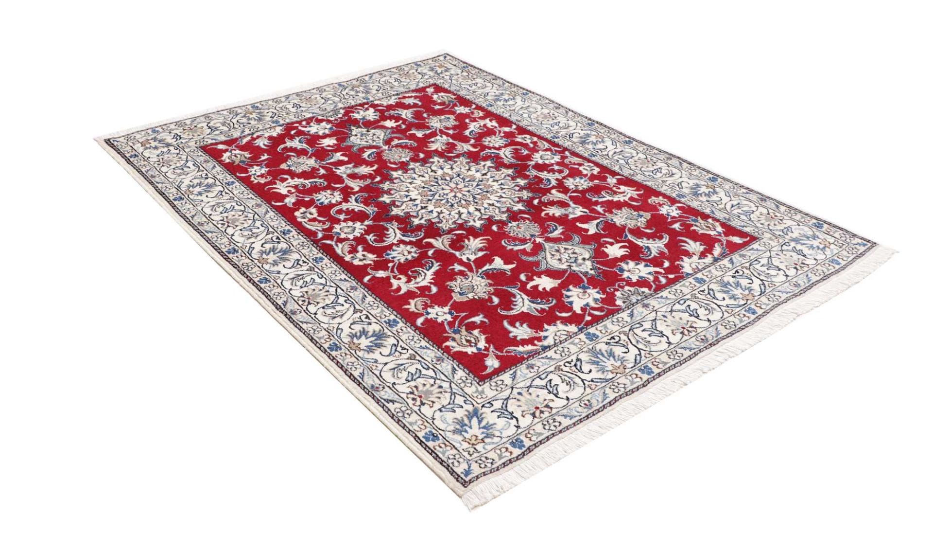 Handgeknüpfter Nain Perserteppich 151 × 195 cm