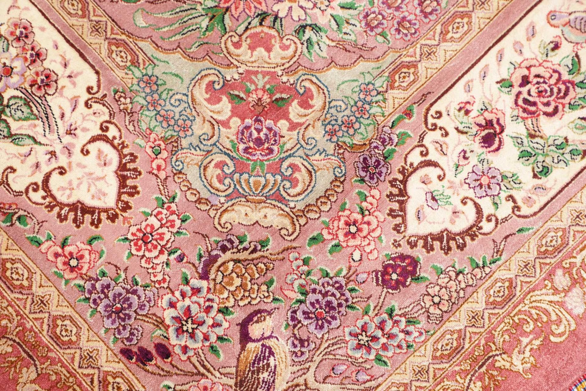 Handgeknüpfter Ghom Perserteppich, 135 × 201 cm, Seide