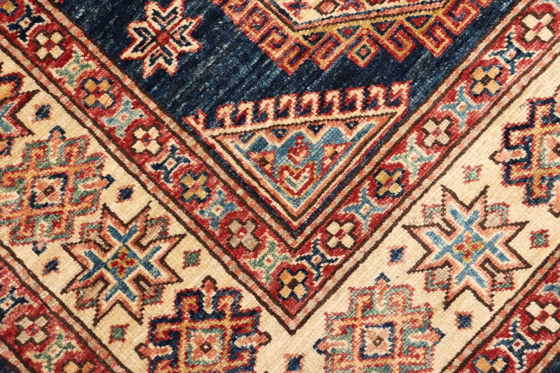 kazak-teppich-126-x-181-cm-handgeknupft-geometrische-muster-5 Handgeknüpfter Kazak Orientteppich, 126 × 181 cm, Wolle