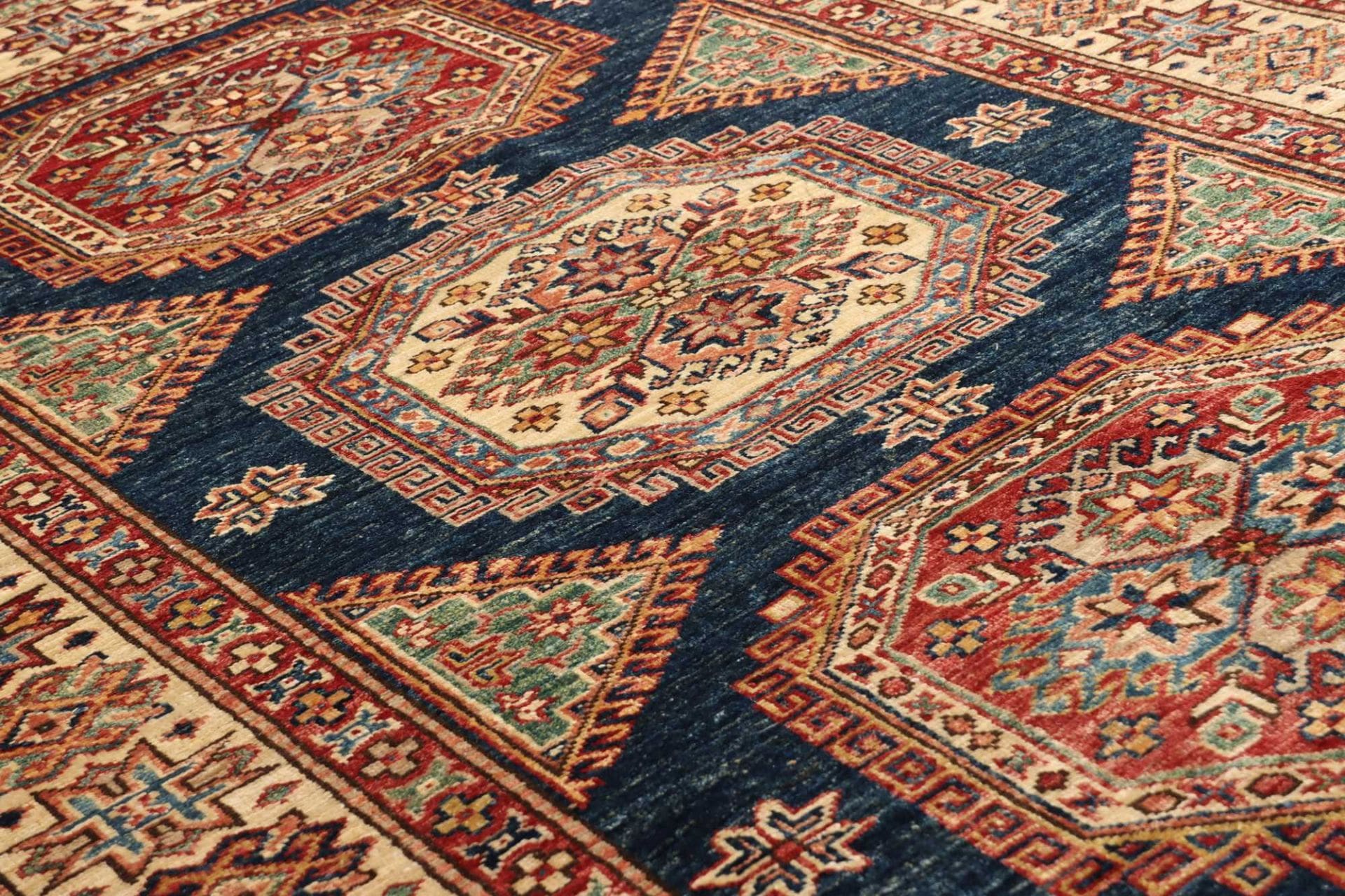 kazak-teppich-126-x-181-cm-handgeknupft-geometrische-muster-7 Handgeknüpfter Kazak Orientteppich, 126 × 181 cm, Wolle