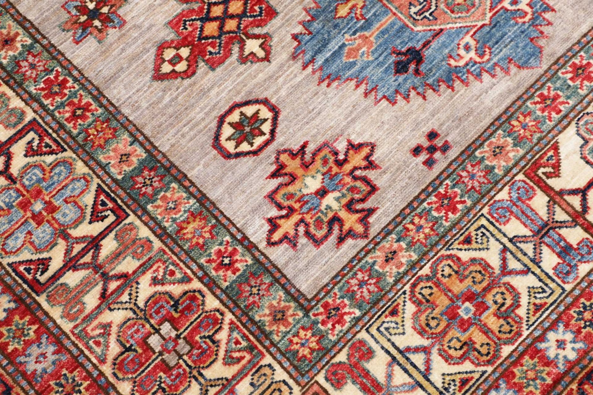 Kazak Orientteppich aus Pakistan, 152 × 207 cm