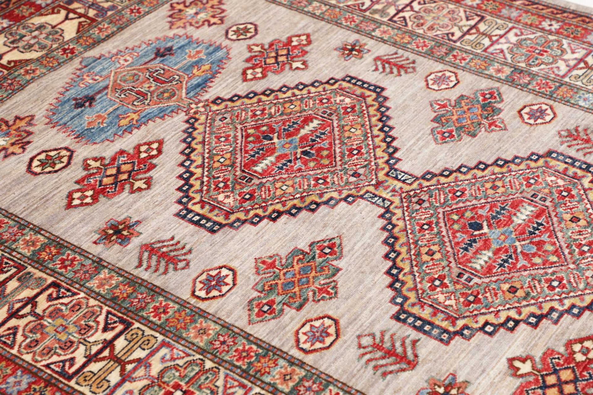 Kazak Orientteppich aus Pakistan, 152 × 207 cm