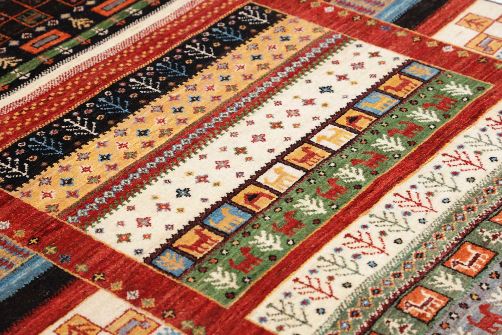 Handgeknüpfter Loribaft Orientteppich 122 × 186 cm