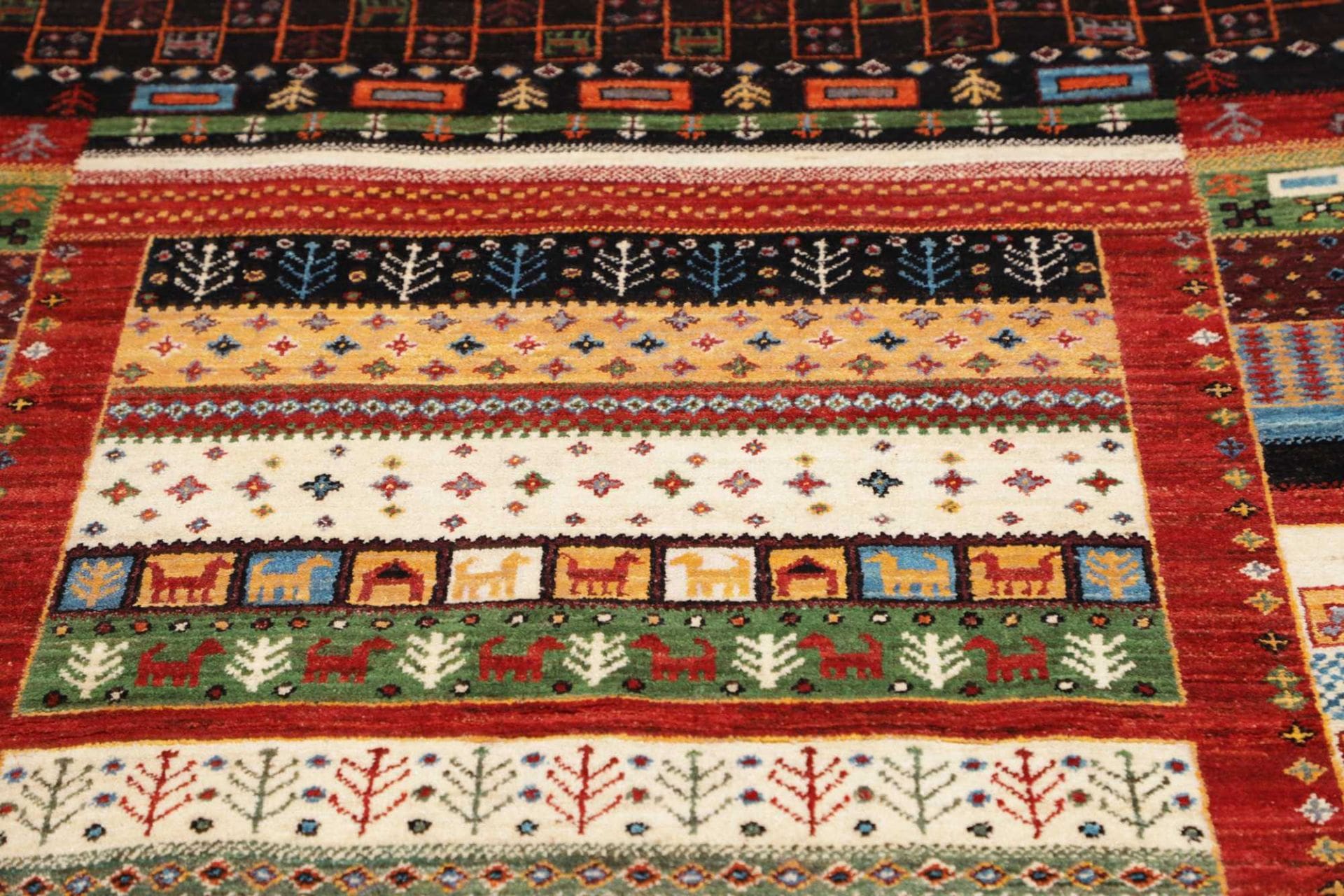 Handgeknüpfter Loribaft Orientteppich 122 × 186 cm