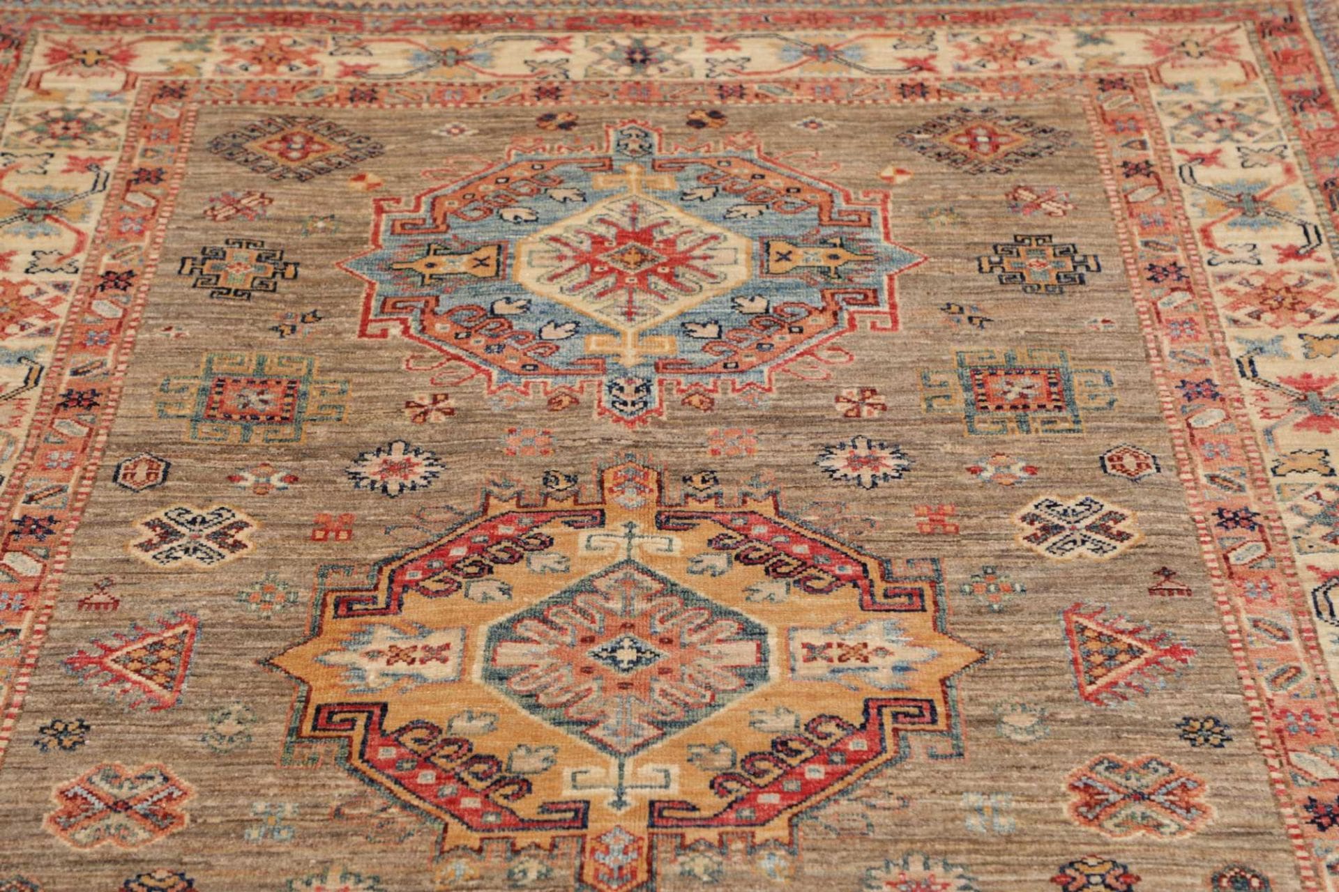 Kazak Orientteppich 150 × 210 cm aus Wolle, handgeknüpft