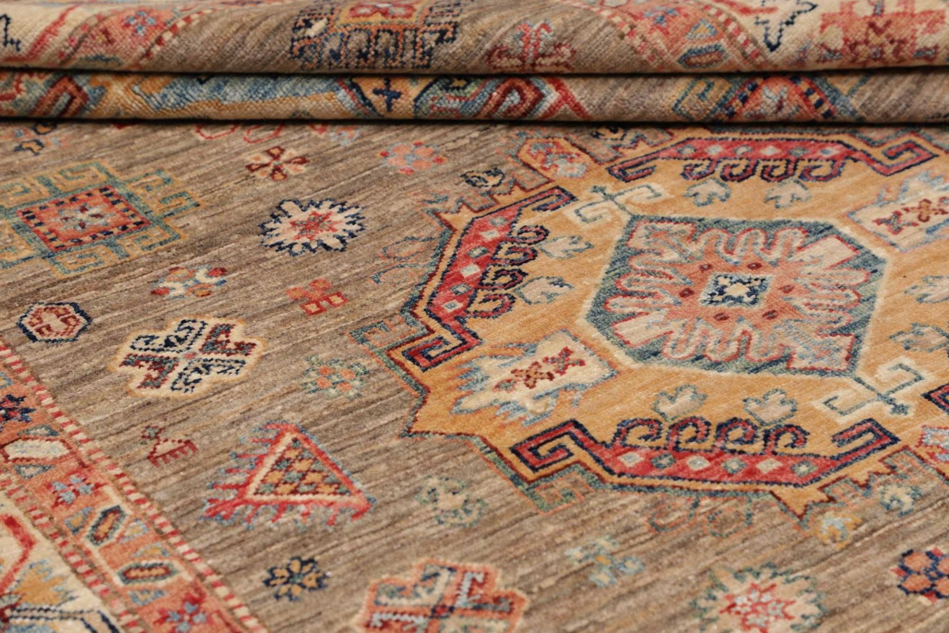 Kazak Orientteppich 150 × 210 cm aus Wolle, handgeknüpft