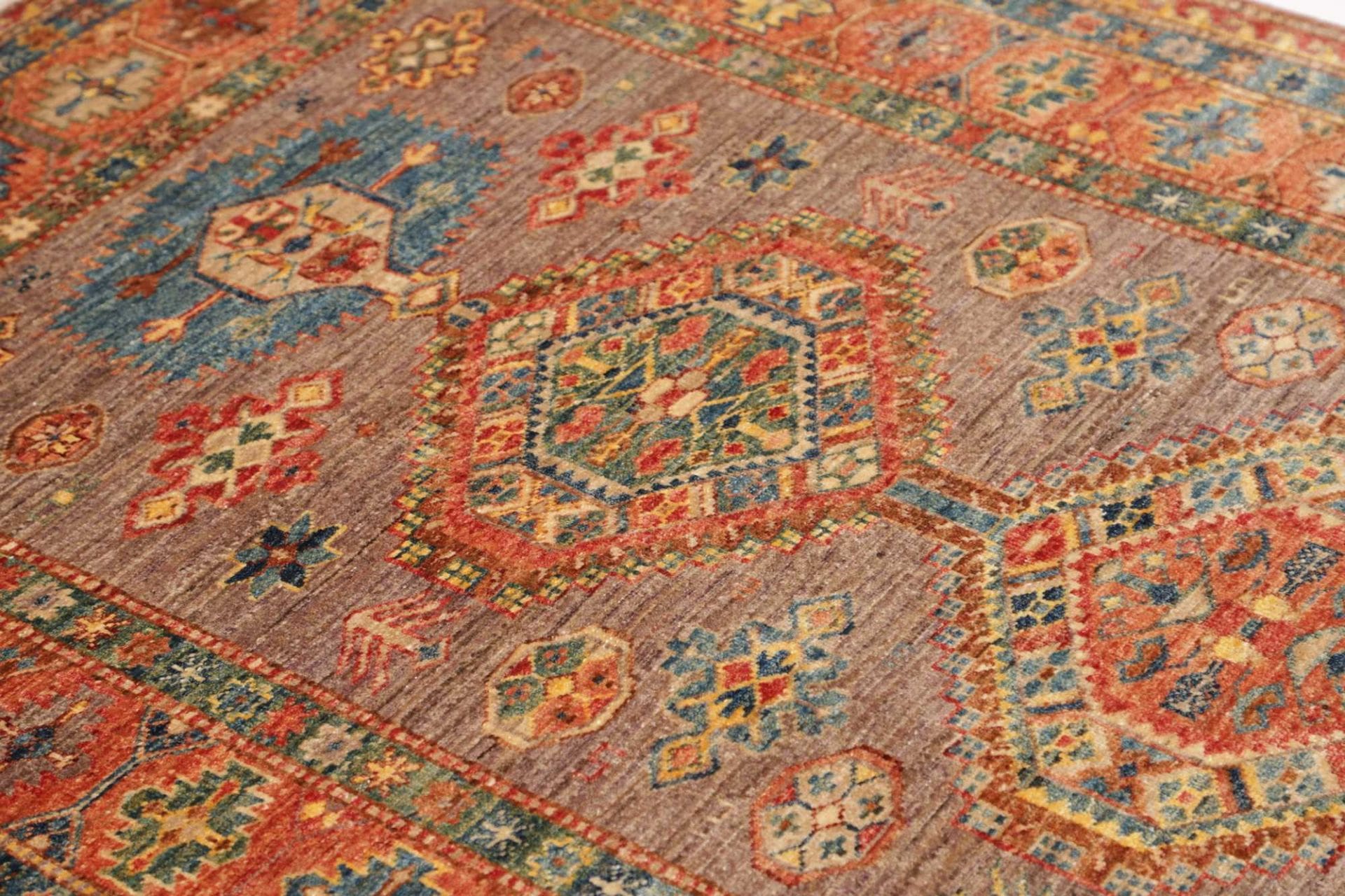 Kazak Orientteppich 127 × 186 cm aus Wolle, handgeknüpft
