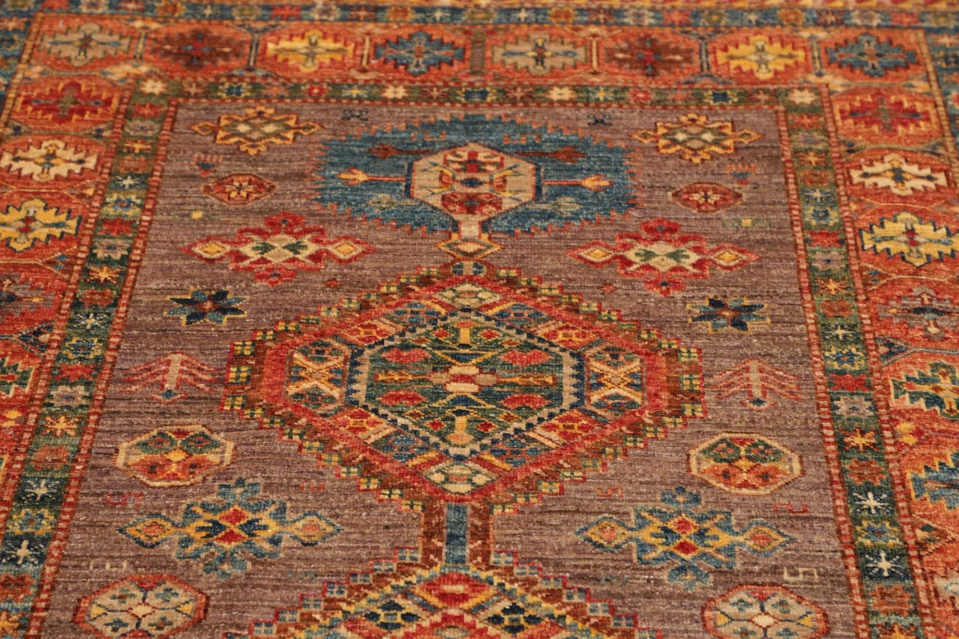 Kazak Orientteppich 127 × 186 cm aus Wolle, handgeknüpft
