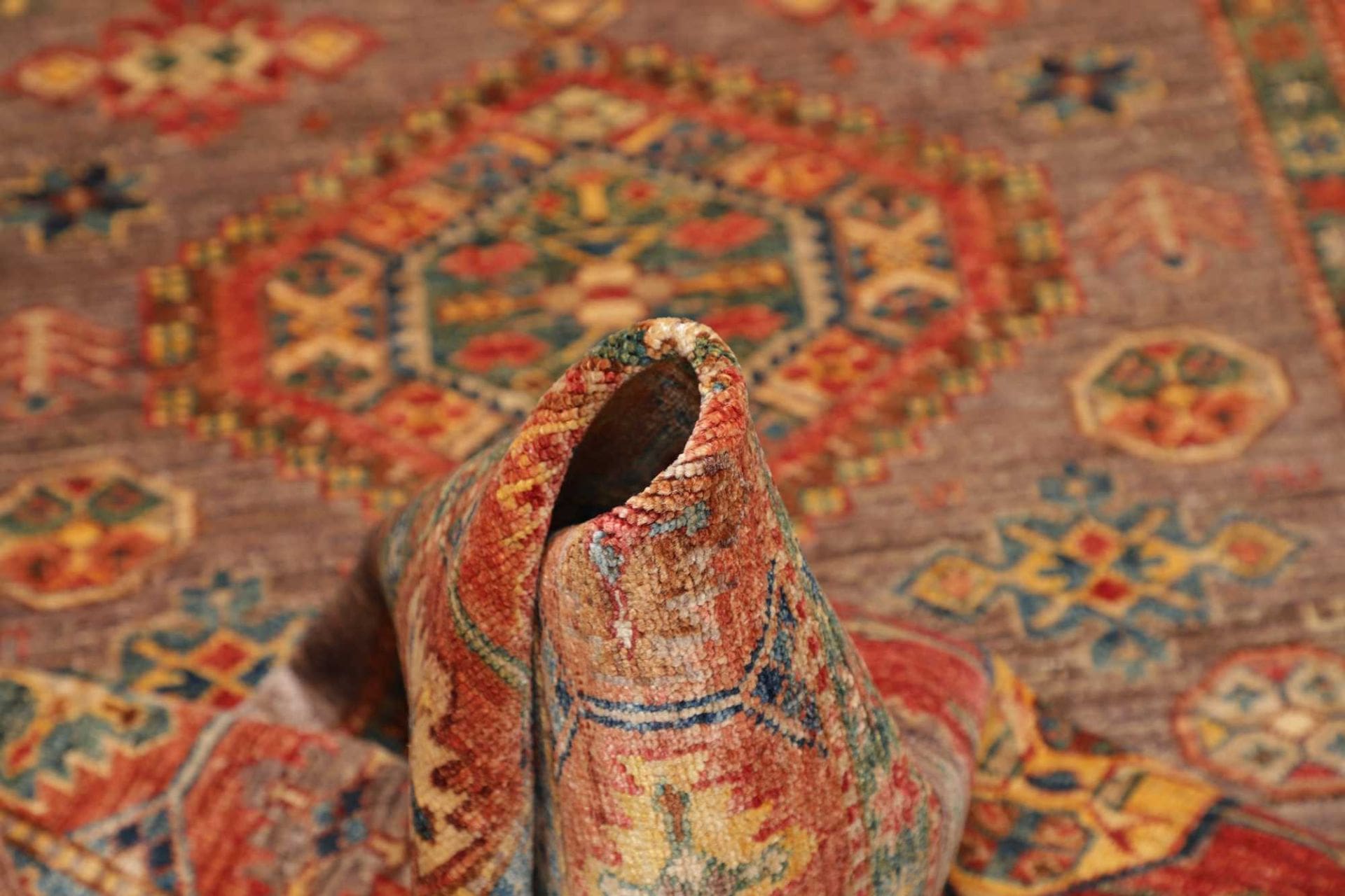 Kazak Orientteppich 127 × 186 cm aus Wolle, handgeknüpft