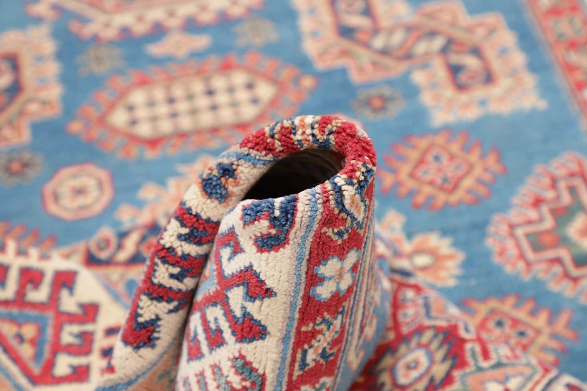 kazak-teppich-128-x-182-cm-geometrisches-muster-handgeknupft-8 Handgeknüpfter Kazak Orientteppich 128 × 182 cm