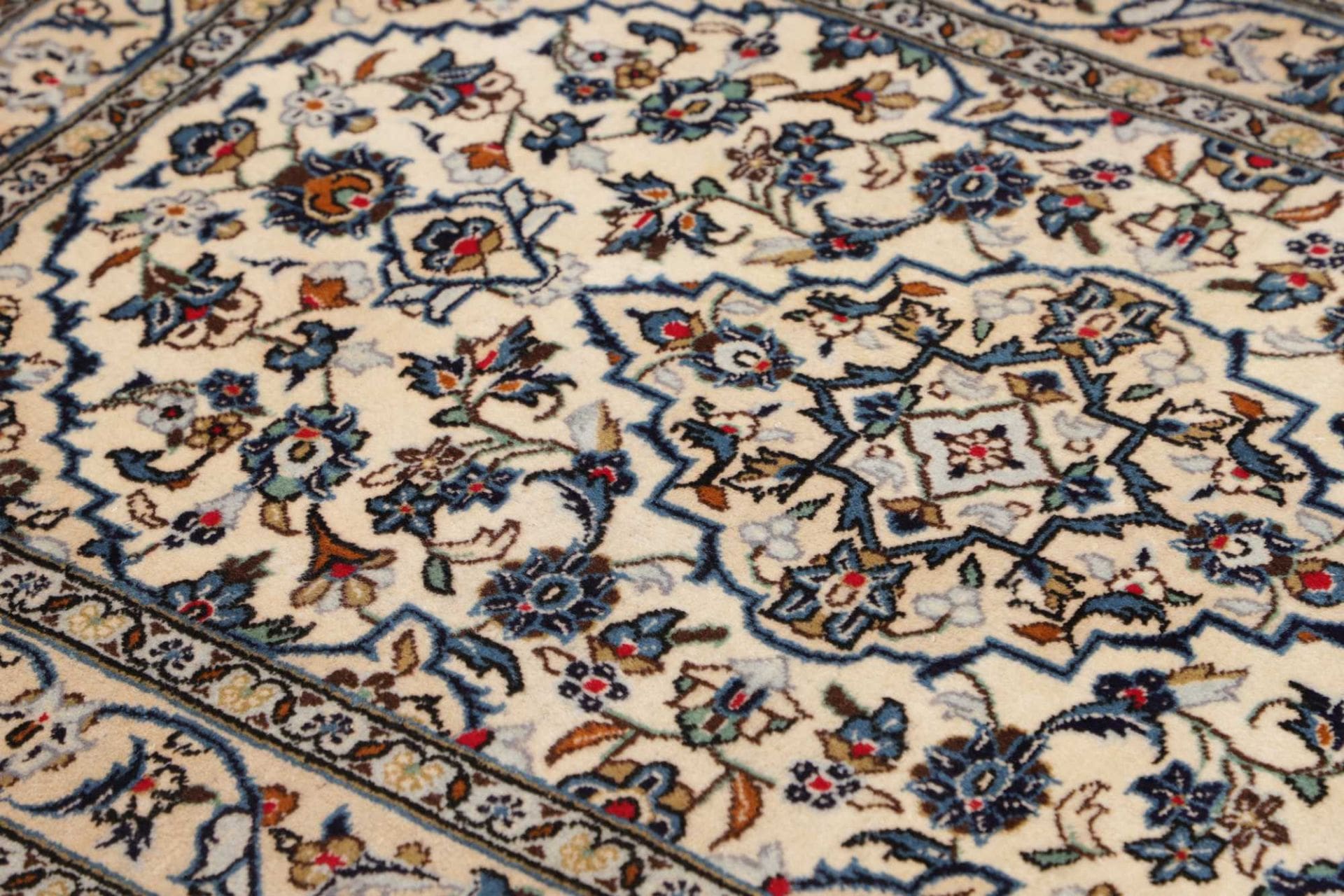 Kashan Perserteppich 103 × 144 cm aus Wolle, handgeknüpft