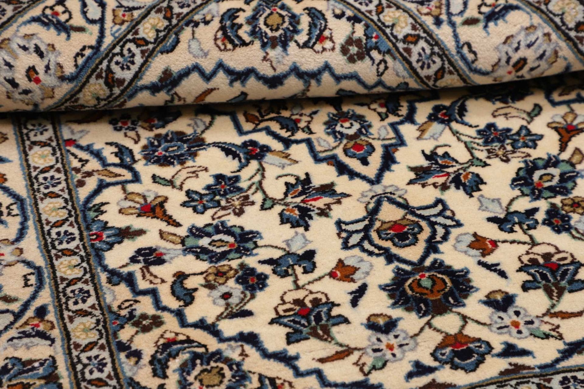 Kashan Perserteppich 103 × 144 cm aus Wolle, handgeknüpft