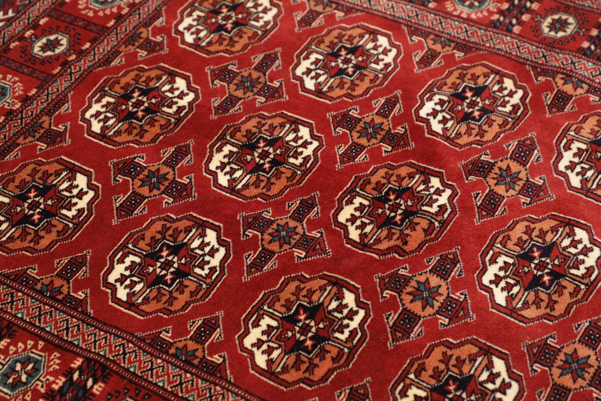 Turkmen Perserteppich aus Iran, 111 × 150 cm