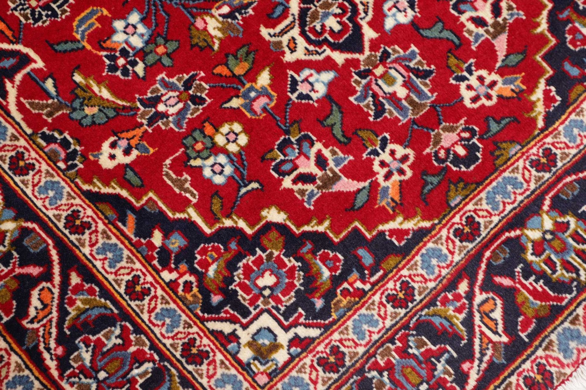 Kashan Perserteppich 107 × 158 cm aus Wolle, handgeknüpft