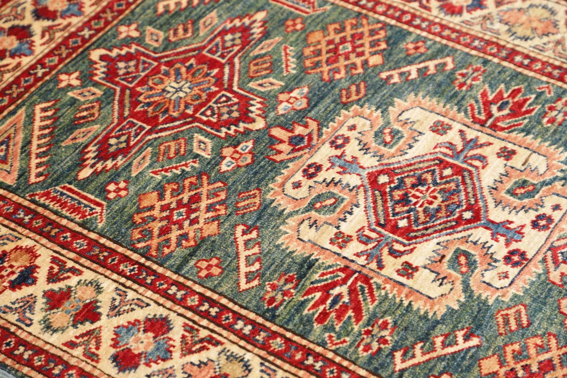 Kazak Orientteppich aus Pakistan, 95 × 140 cm