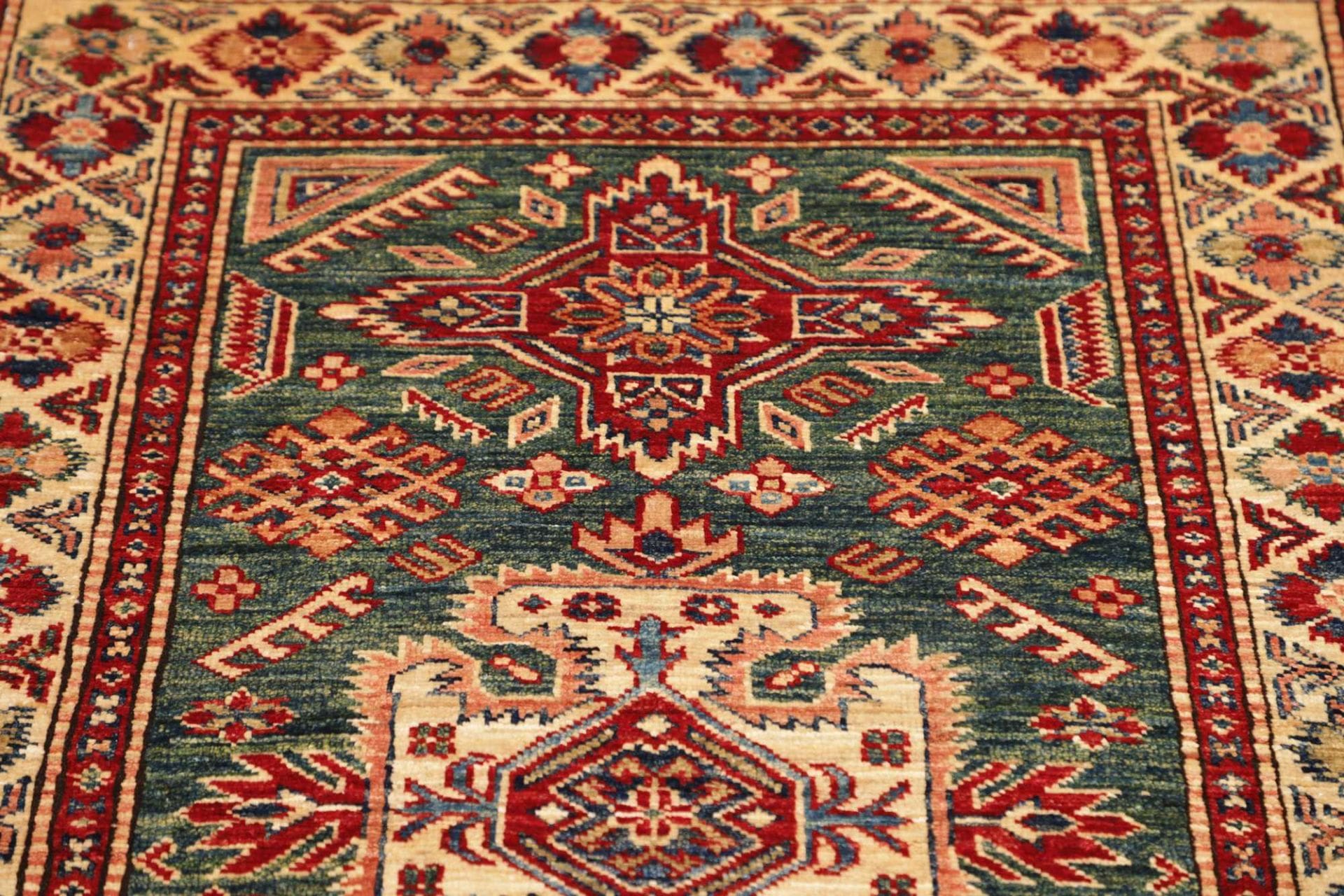 Kazak Orientteppich aus Pakistan, 95 × 140 cm
