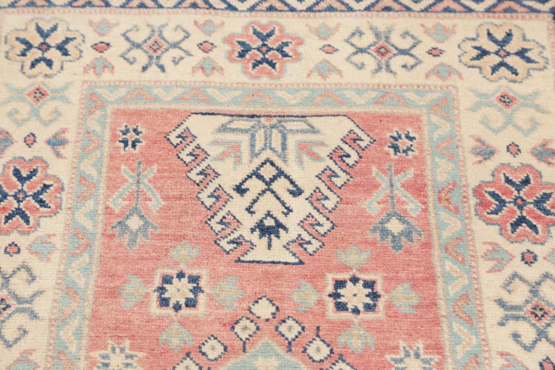 kazak-orientteppich-82-x-131-cm-geometrisches-muster-handgeknupft-7 Handgeknüpfter Kazak Orientteppich, 82 × 131 cm, Wolle