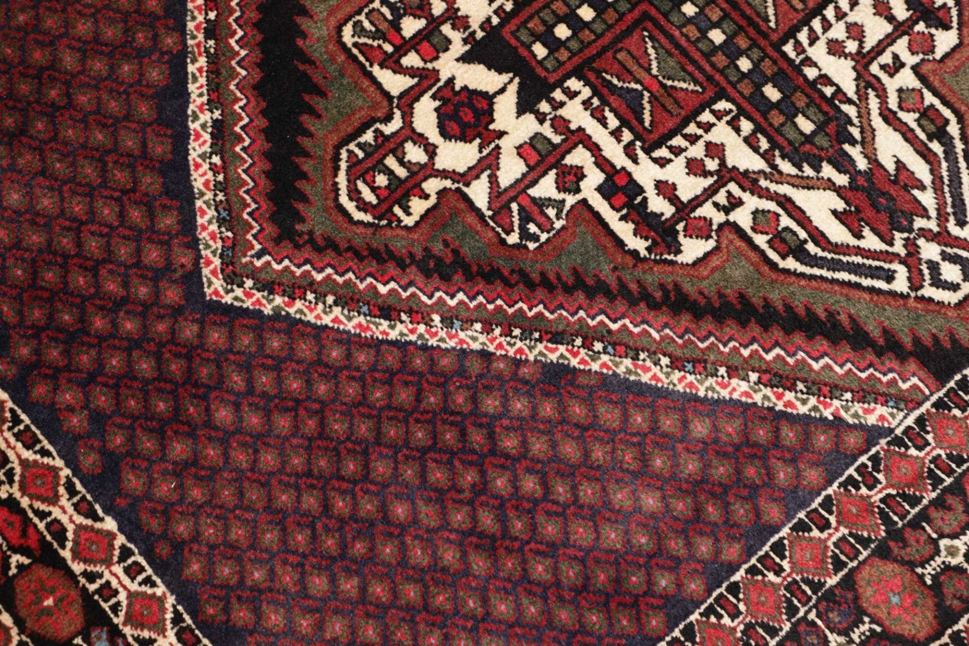 Shiraz Perserteppich 139 × 178 cm aus Wolle, handgeknüpft