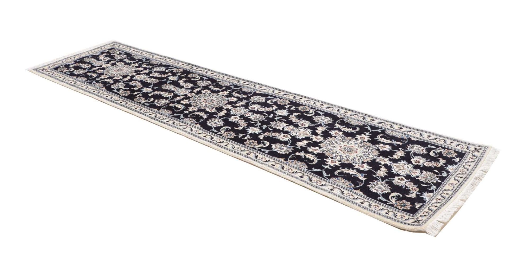 Nain Perserteppich aus Iran, 83 × 291 cm