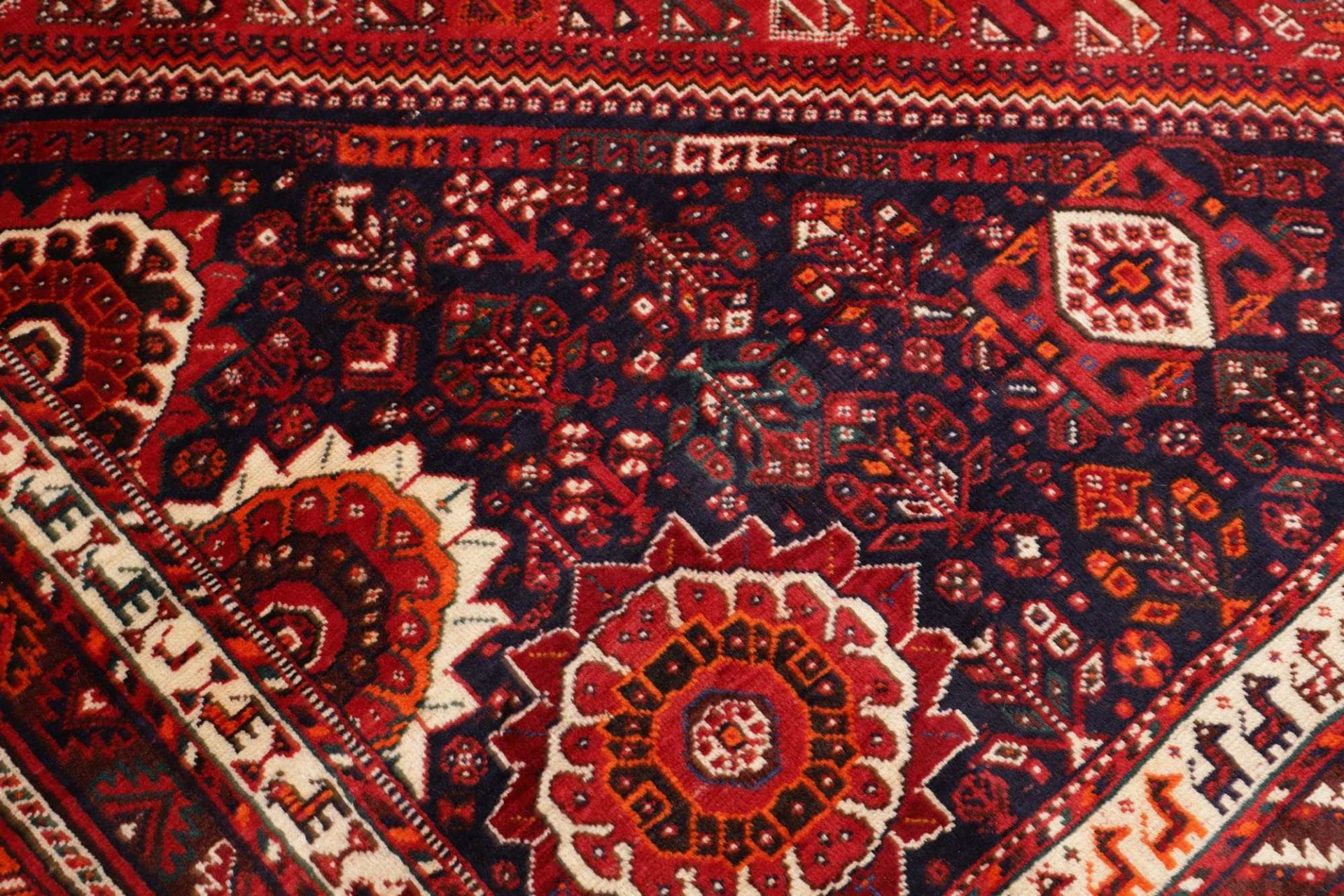 Handgeknüpfter Shiraz Perserteppich 226 × 330 cm