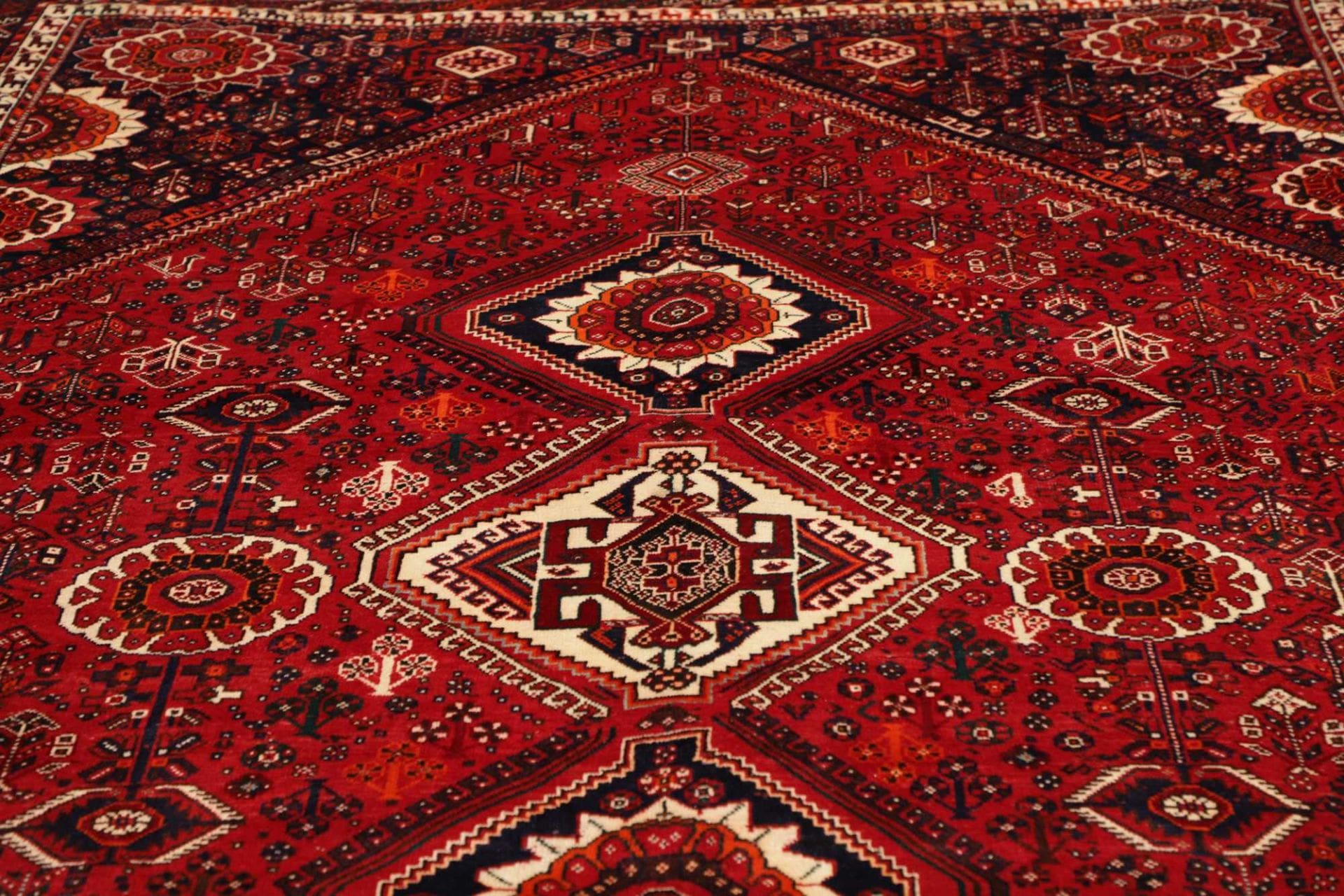 Handgeknüpfter Shiraz Perserteppich 226 × 330 cm