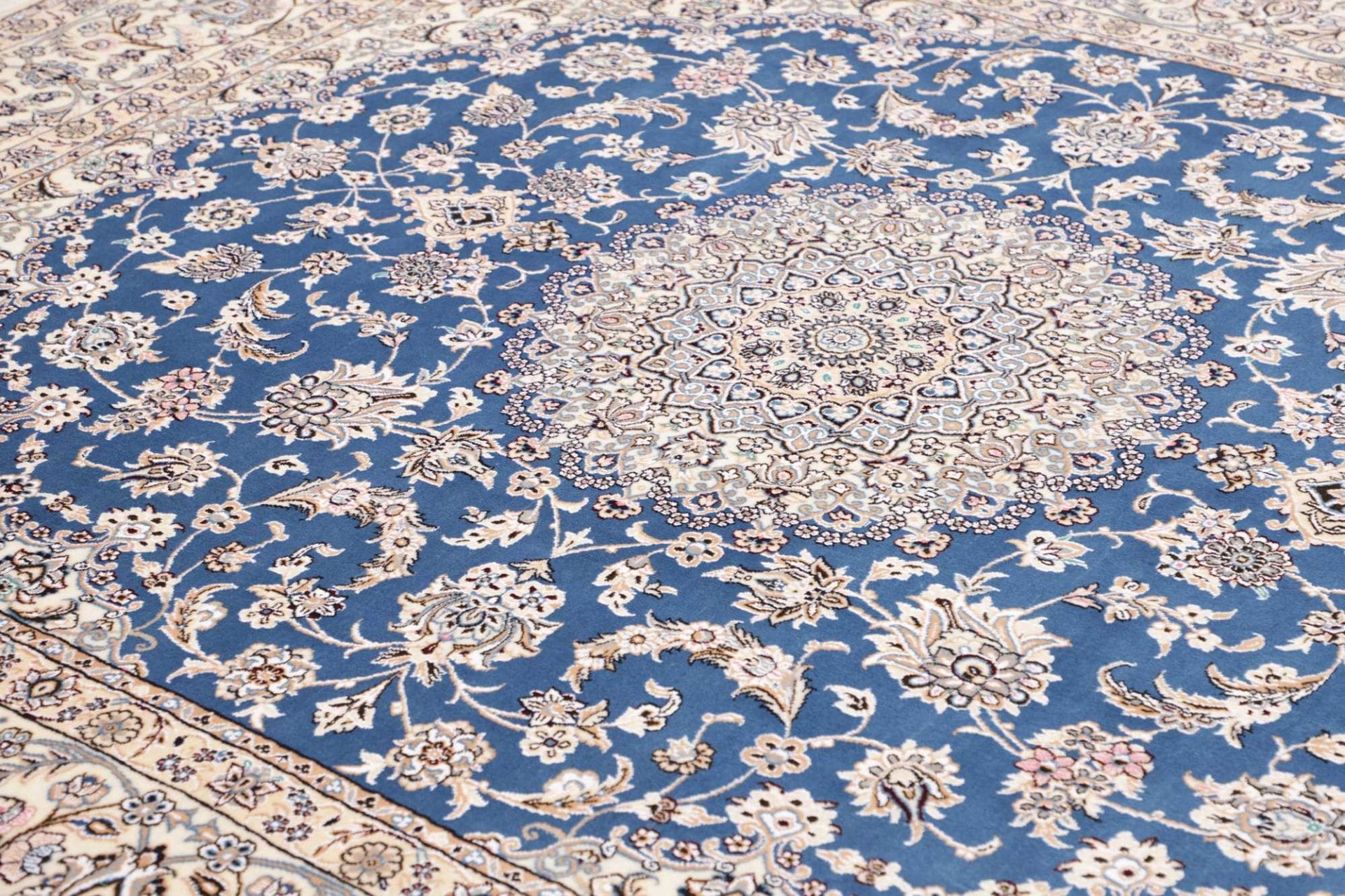 exklusiver-nain-teppich-254-x-291cm-florale-muster-handgeknupft-6 Handgeknüpfter Nain Perserteppich, 254 × 291 cm, Wolle