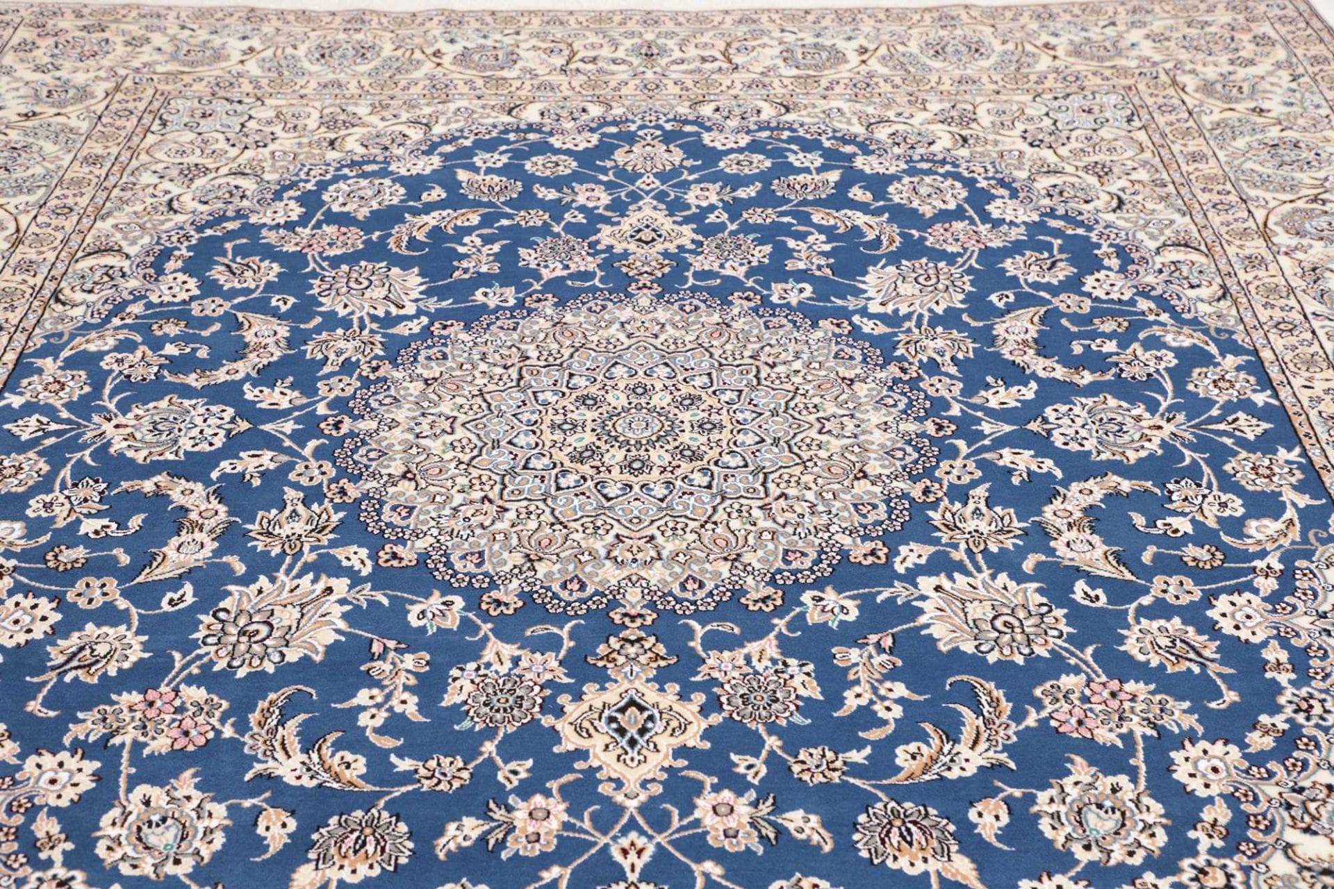 exklusiver-nain-teppich-254-x-291cm-florale-muster-handgeknupft-7 Handgeknüpfter Nain Perserteppich, 254 × 291 cm, Wolle