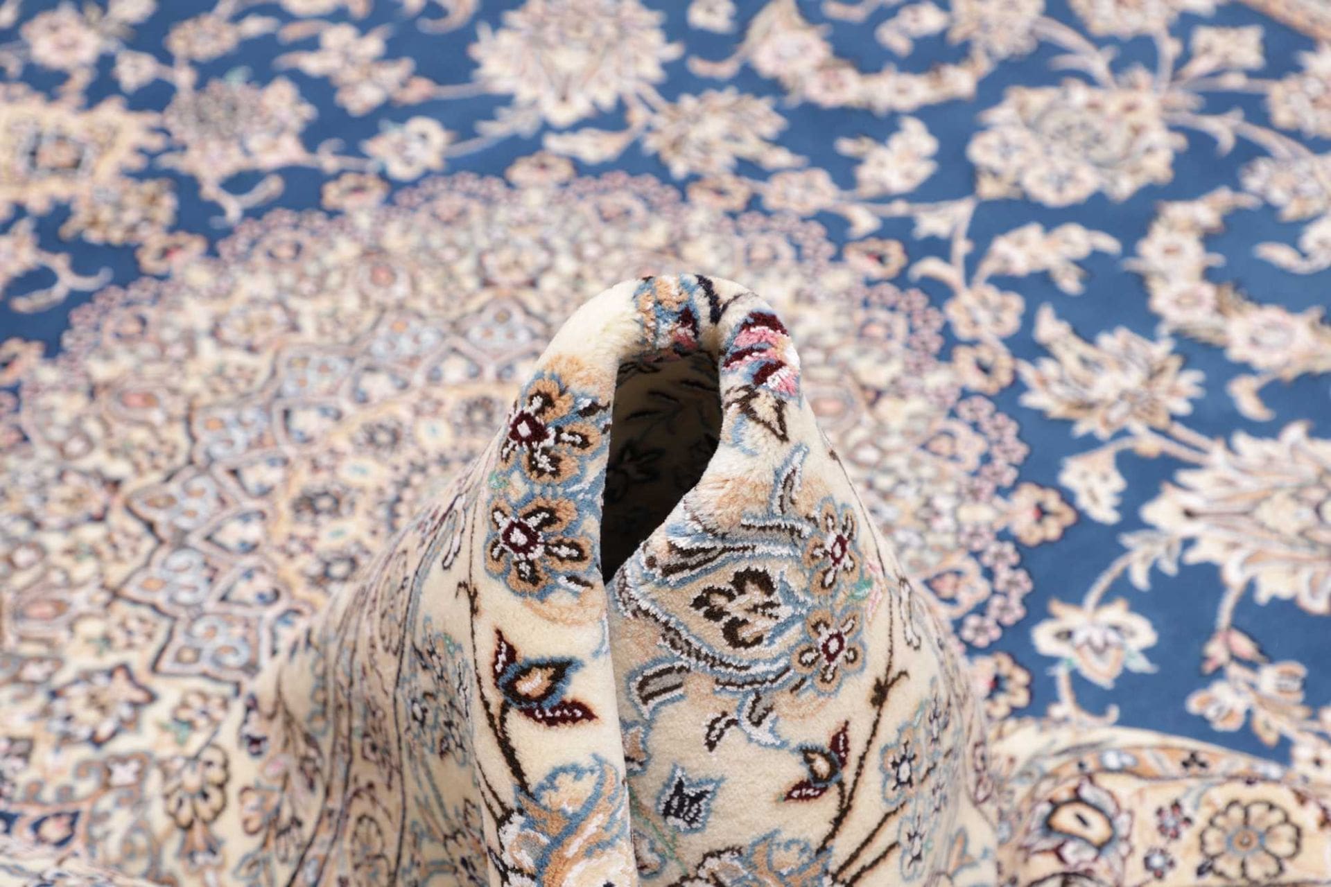 exklusiver-nain-teppich-254-x-291cm-florale-muster-handgeknupft-8 Handgeknüpfter Nain Perserteppich, 254 × 291 cm, Wolle