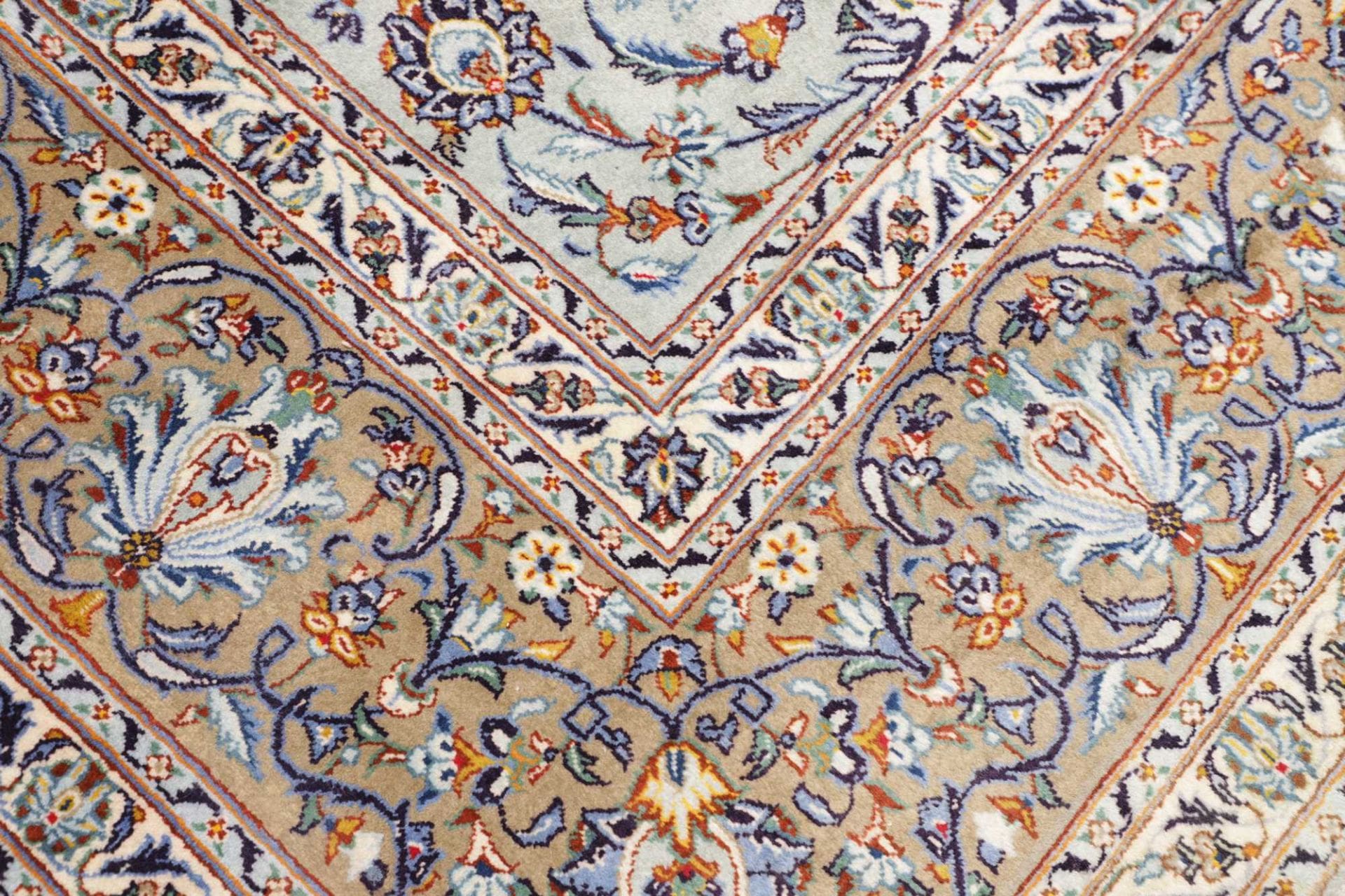 Kashan Perserteppich aus Iran, 306 × 410 cm