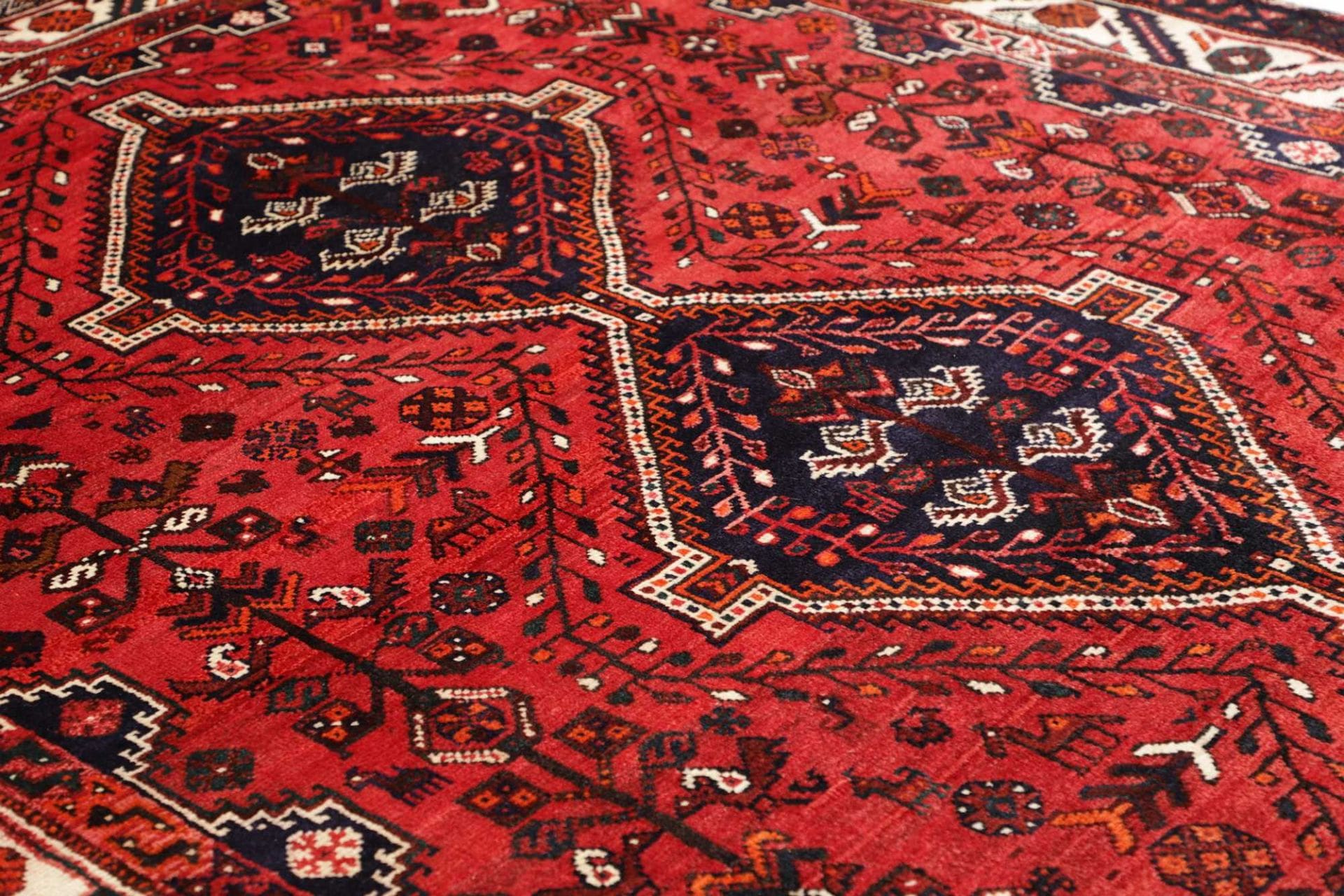 Handgeknüpfter Shiraz Perserteppich 228 × 318 cm