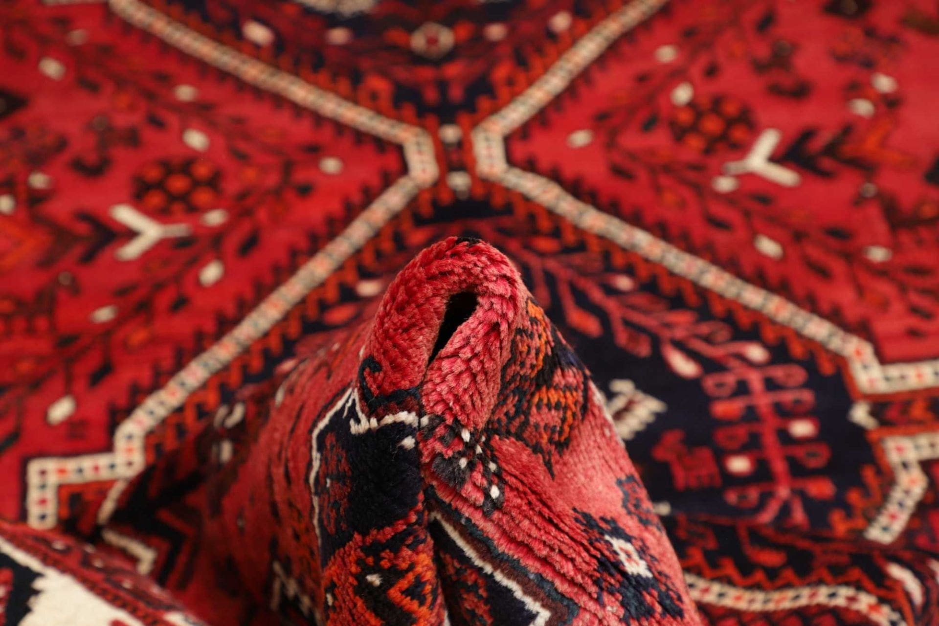 Handgeknüpfter Shiraz Perserteppich 228 × 318 cm