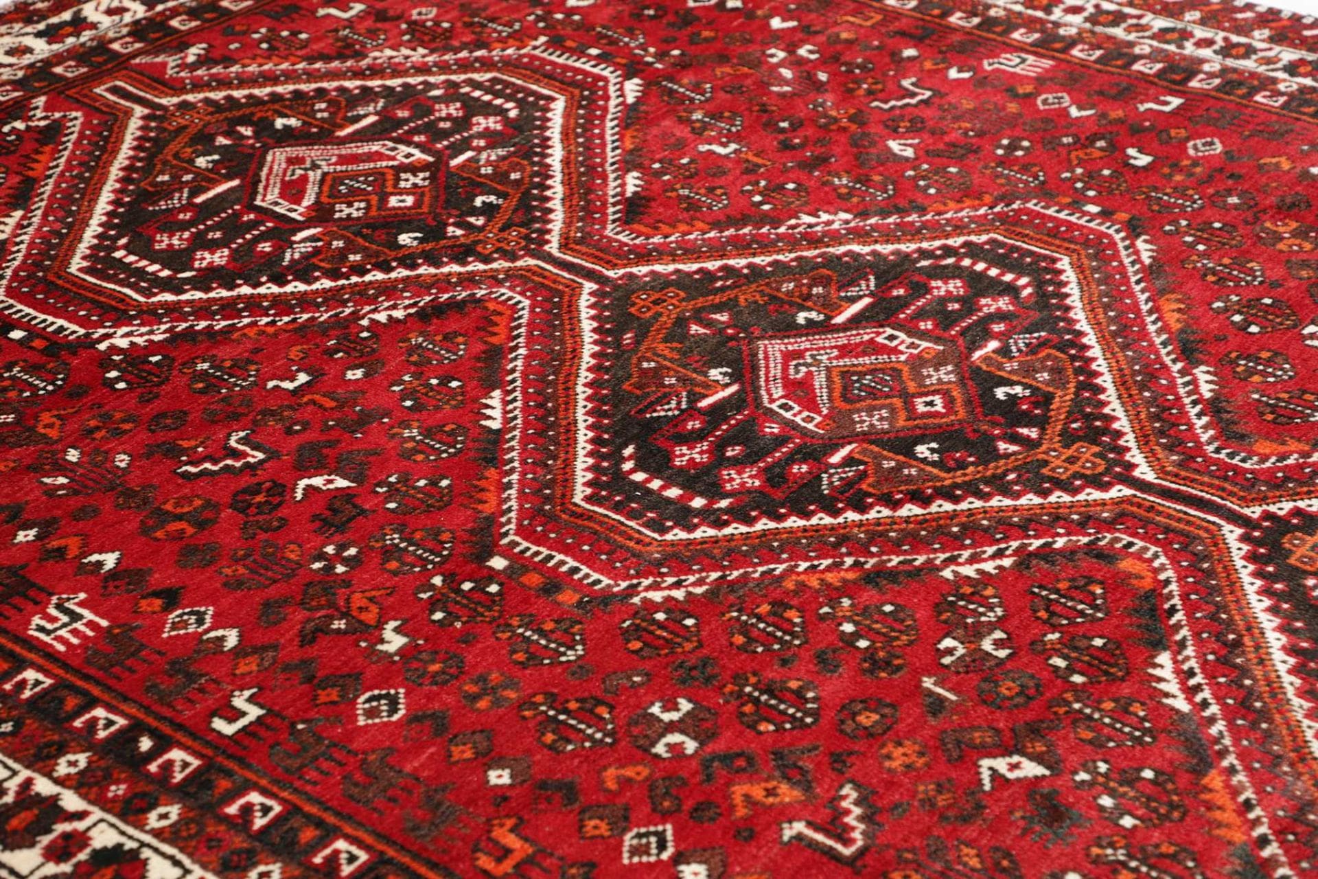 Handgeknüpfter Shiraz Perserteppich, 228 × 300 cm, Wolle