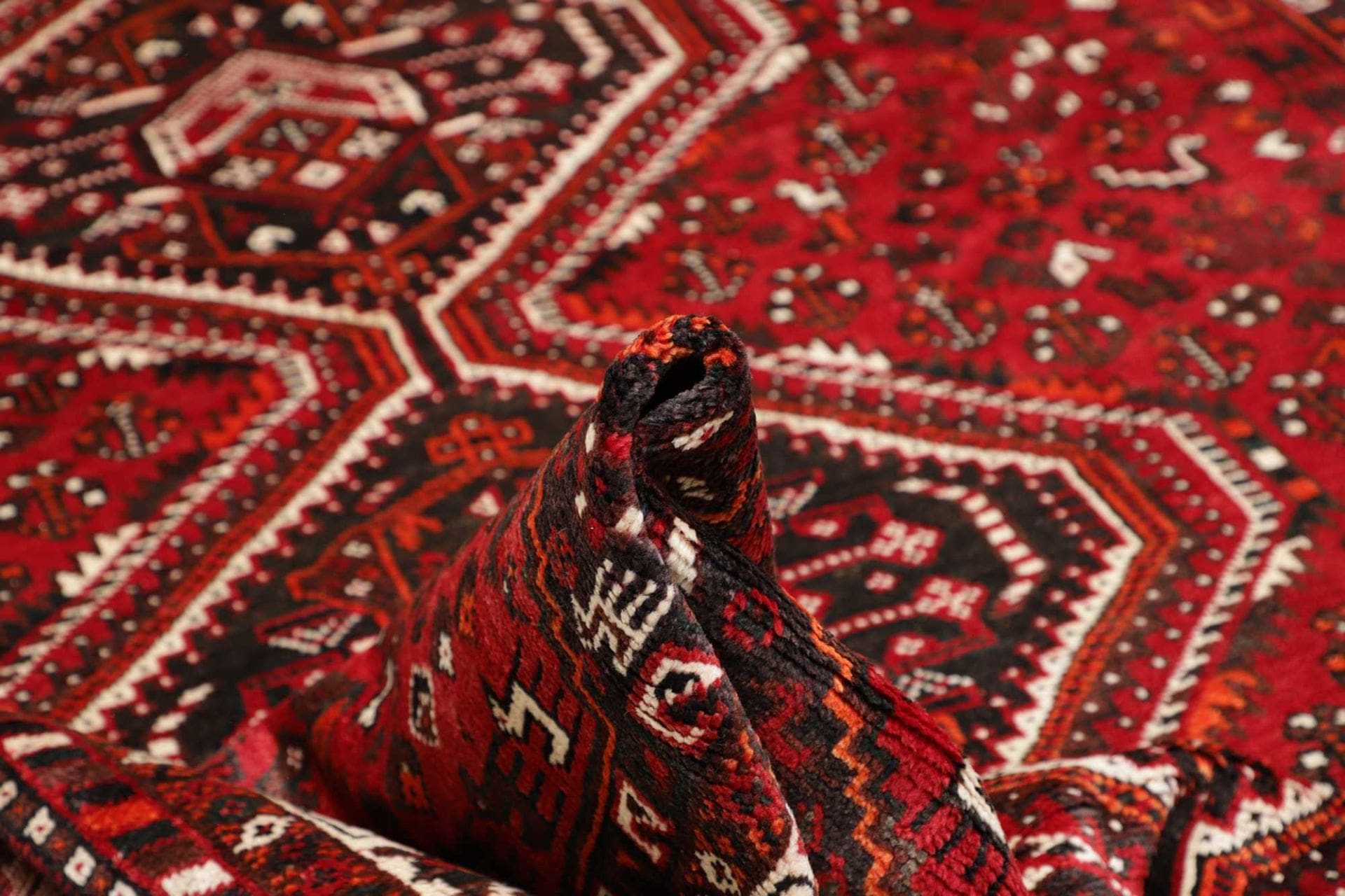 Handgeknüpfter Shiraz Perserteppich, 228 × 300 cm, Wolle