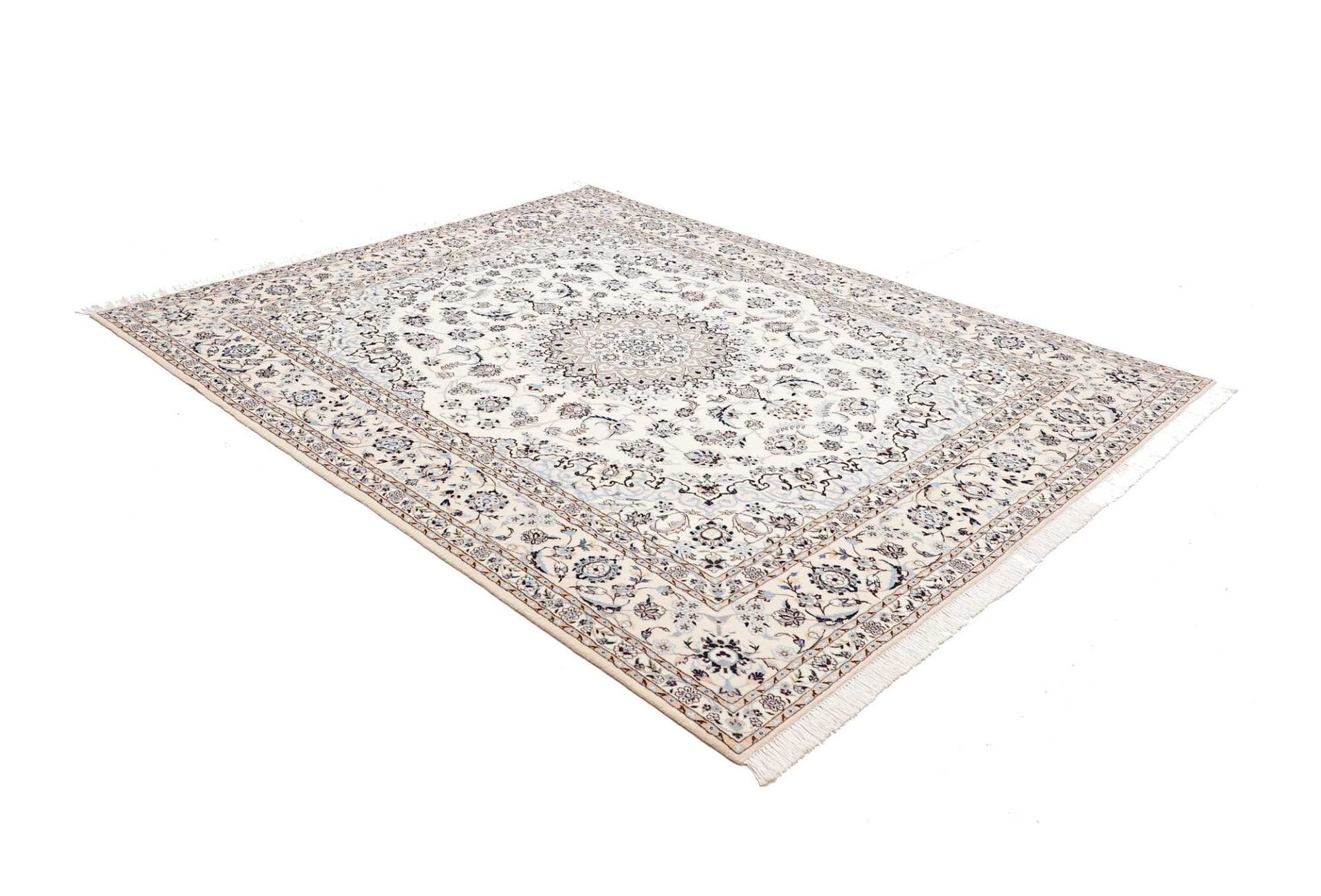 Nain Perserteppich aus Iran, 208 × 259 cm