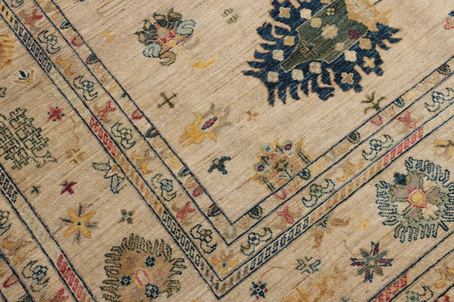 Farahan Ziegler Orientteppich 246 × 300 cm aus Wolle, handgeknüpft