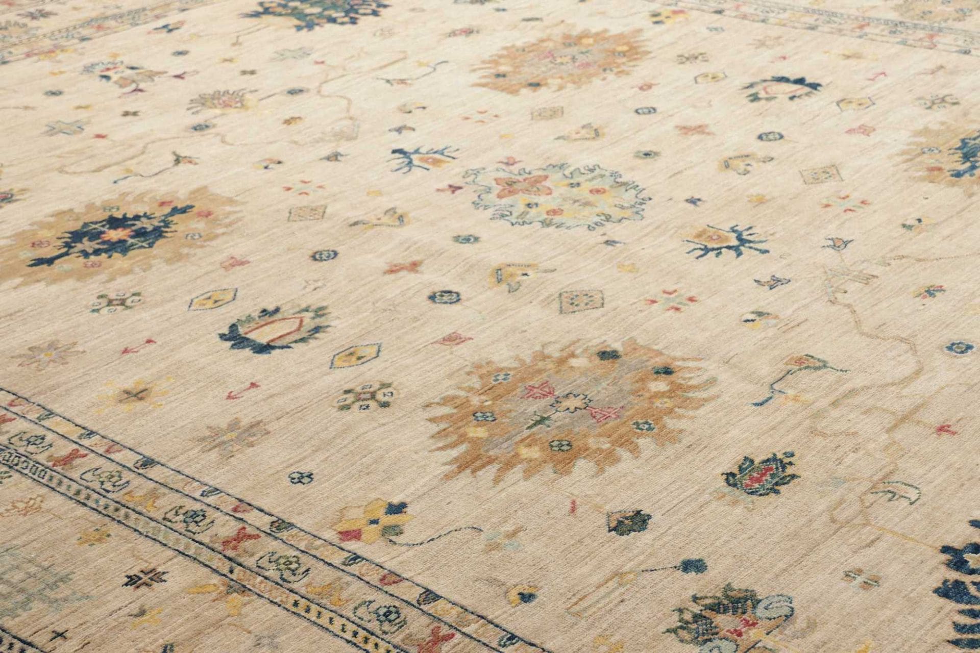 Farahan Ziegler Orientteppich 246 × 300 cm aus Wolle, handgeknüpft