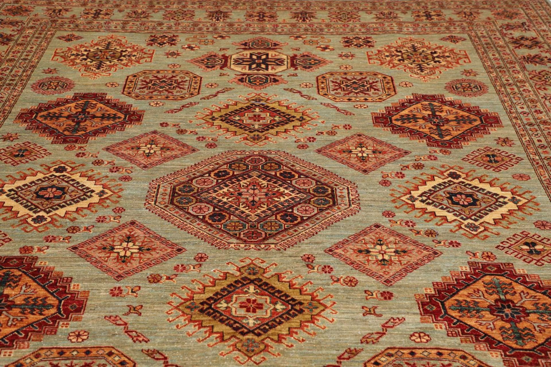 kazak-teppich-253-x-310cm-handgeknupft-geometrisches-muster-7 Kazak Orientteppich aus Pakistan, 253 × 310 cm