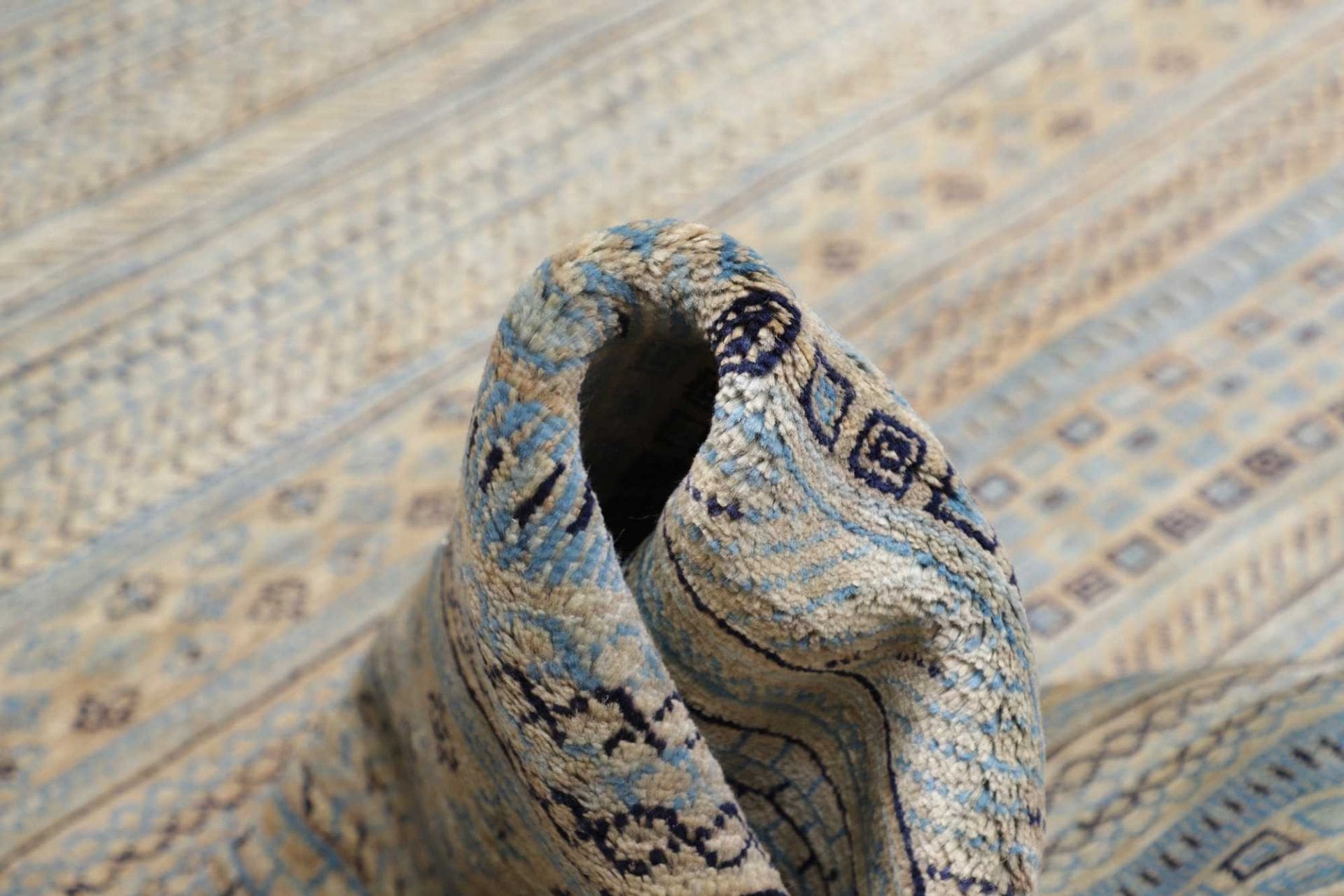 Loribaft Orientteppich aus Pakistan, 249 × 303 cm