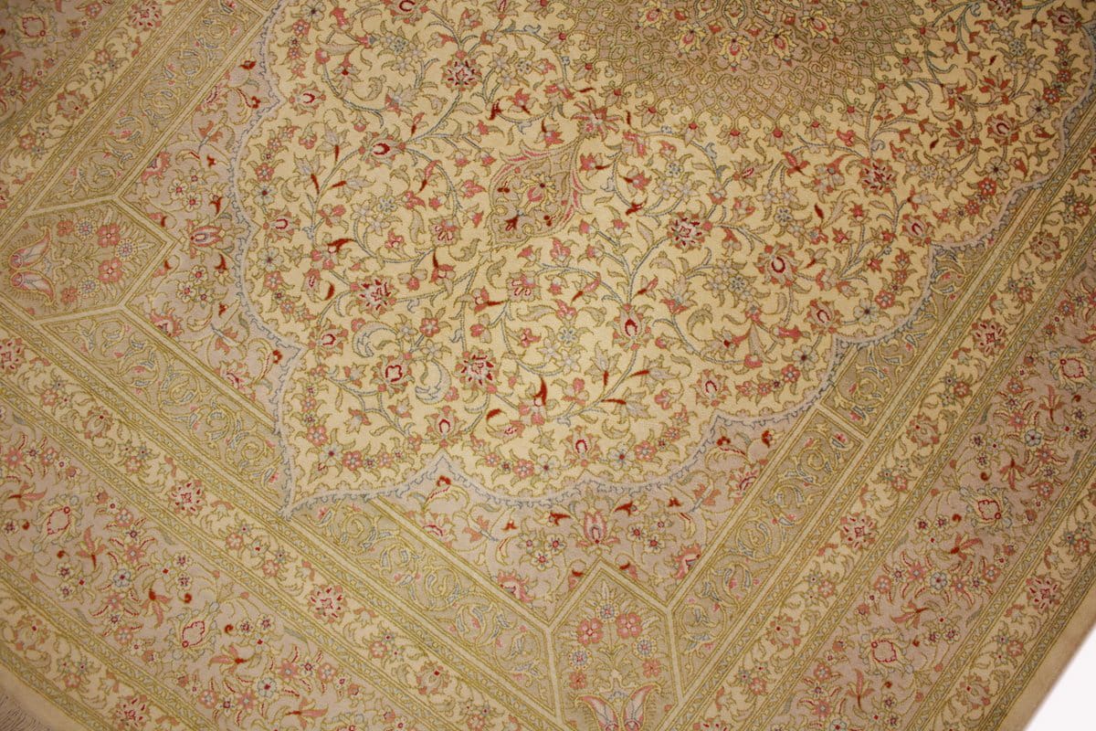 Perser Teppich Ghom Seidenteppich 200×133 cm Beige, handgeknüpft