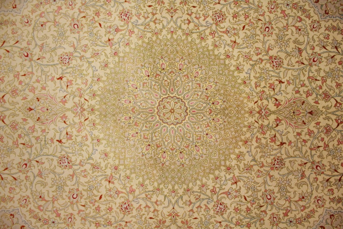 Perser Teppich Ghom Seidenteppich 200×133 cm Beige, handgeknüpft