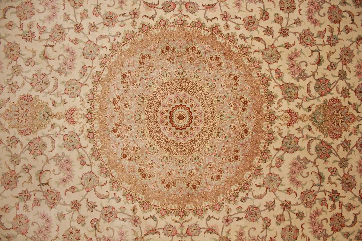 Ghom Seidenteppich 195×135 cm Beige, feingliedrig, handgeknüpft