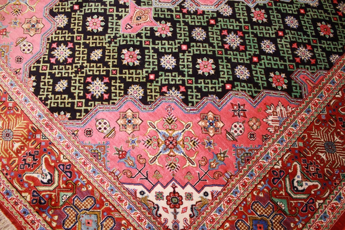 Perser Teppich Ghom Seidenteppich 154×106 cm Schwarz, handgeknüpft