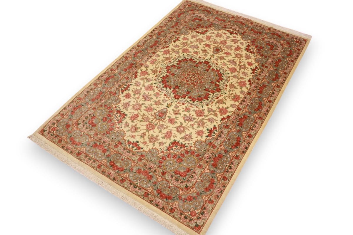 Ghom Seidenteppich 156×99 cm Beige, Naturfarben, handgeknüpft