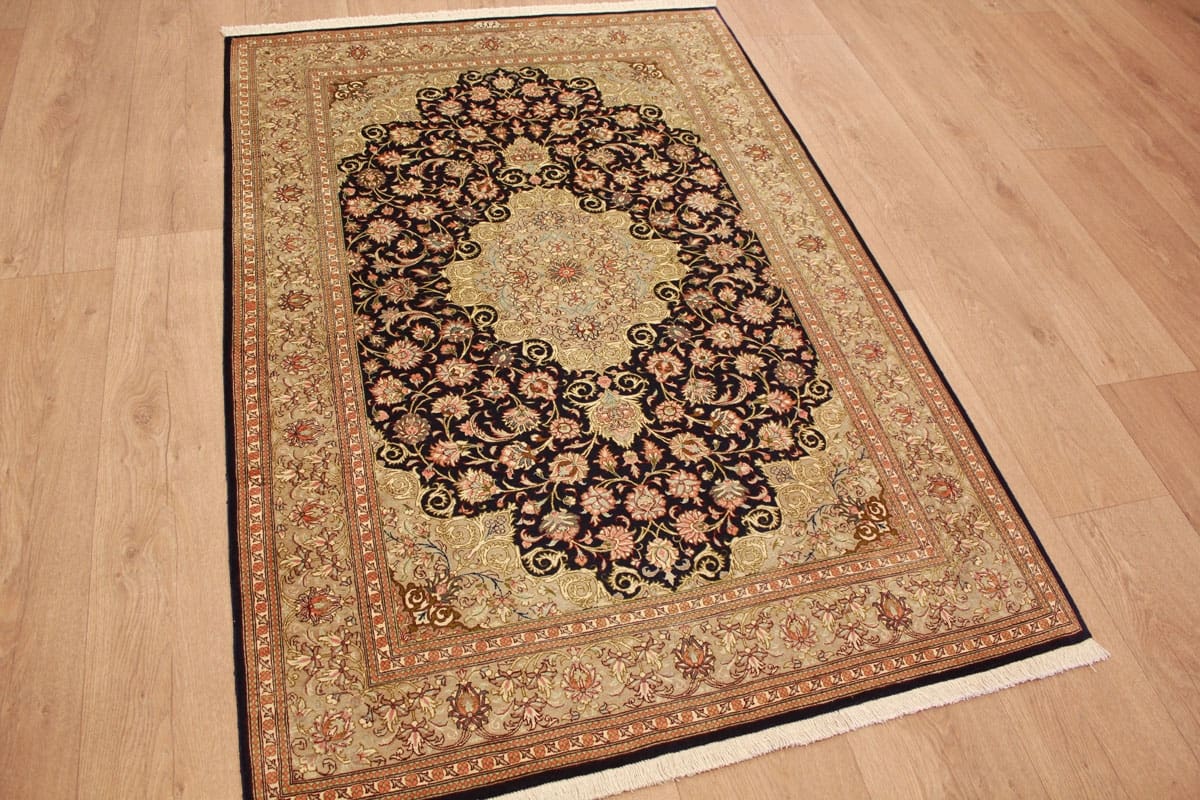 Ghom Seidenteppich Dunkelblau 151×101 cm, feine Muster, handgeknüpft